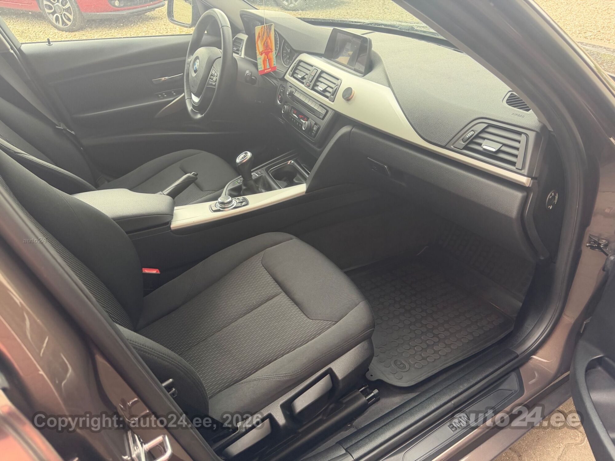 BMW 3-sarja 318 2.0 100kW 2015, kuva 6/10