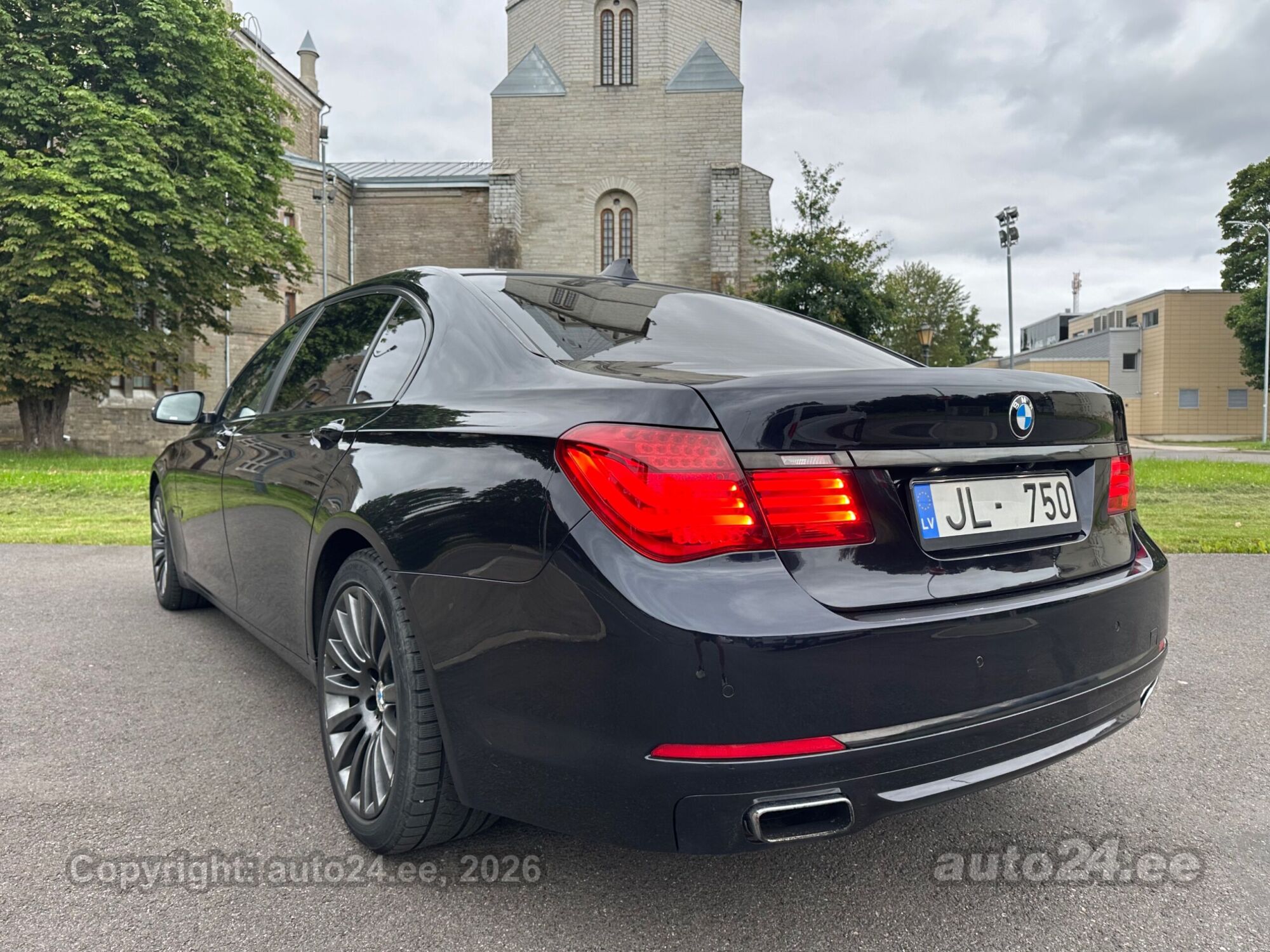 BMW 750 - 11