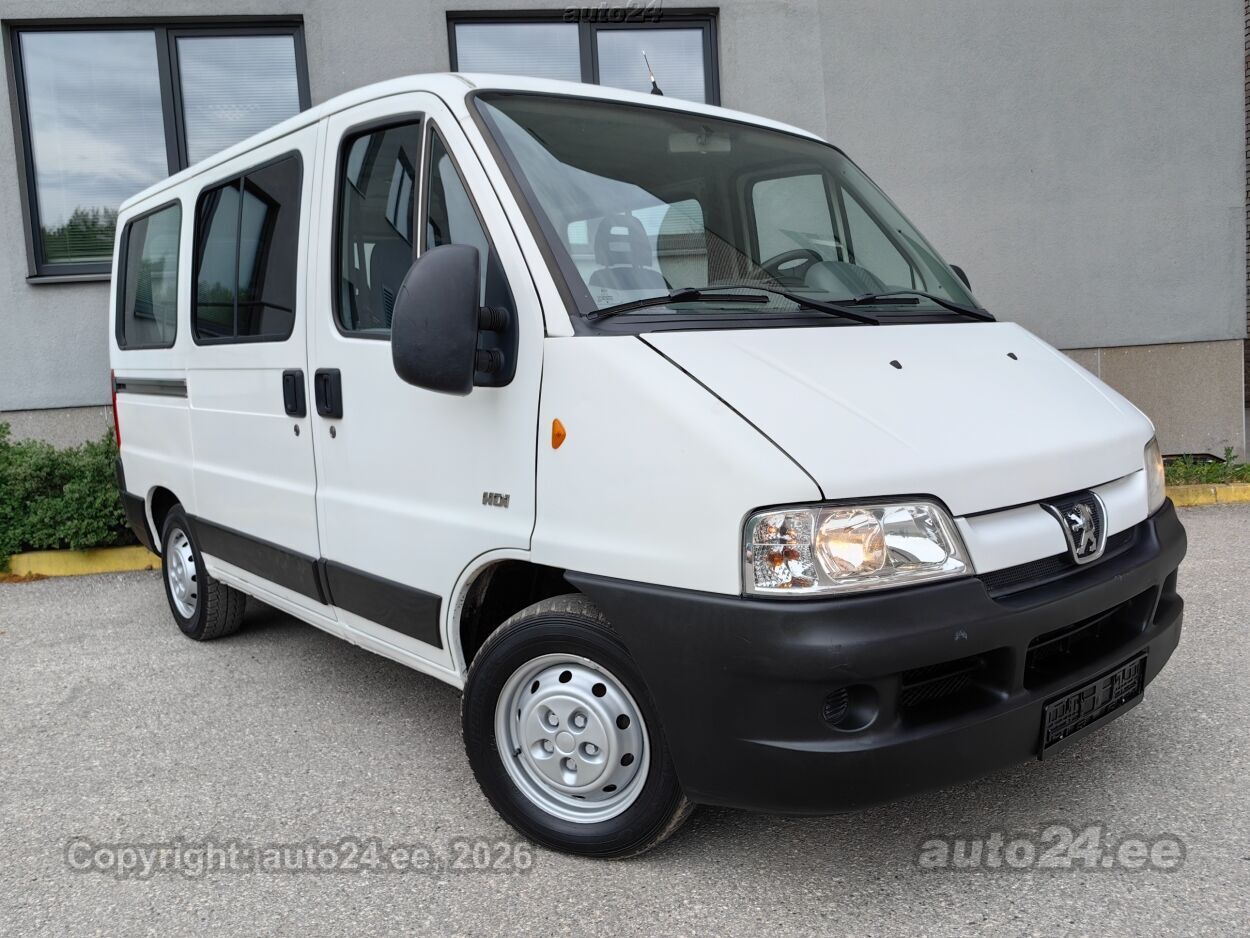 Peugeot Boxer 2005 — rear view