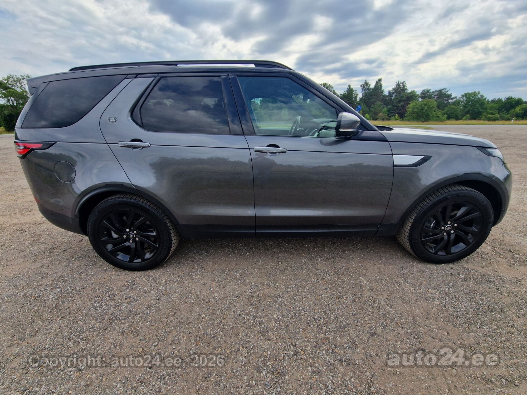 Land Rover Discovery HSE SD6 3.0 225kW 2019, kuva 2/10