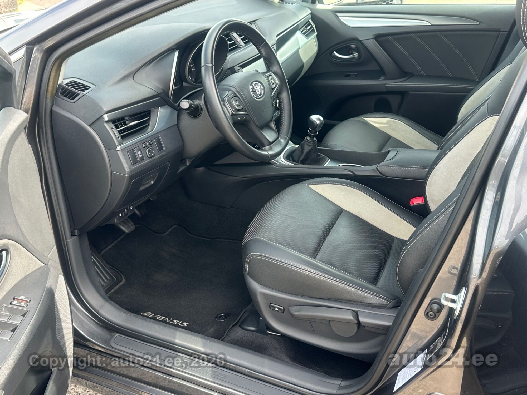 Toyota Avensis - 4
