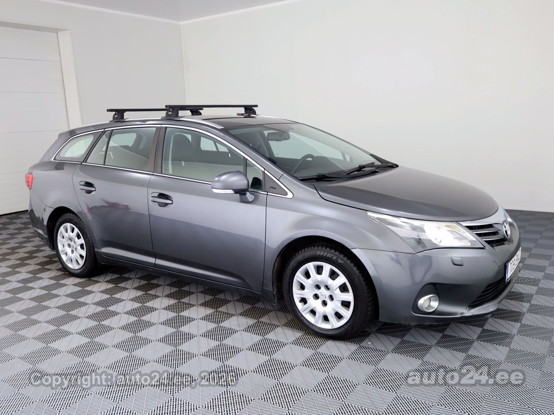 Toyota Avensis - 1