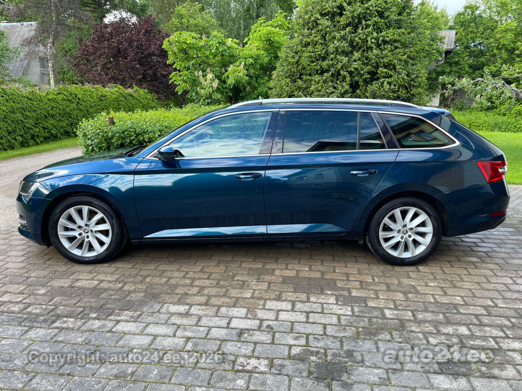 Skoda Superb 1.6 88kW 2020, kuva 2/10