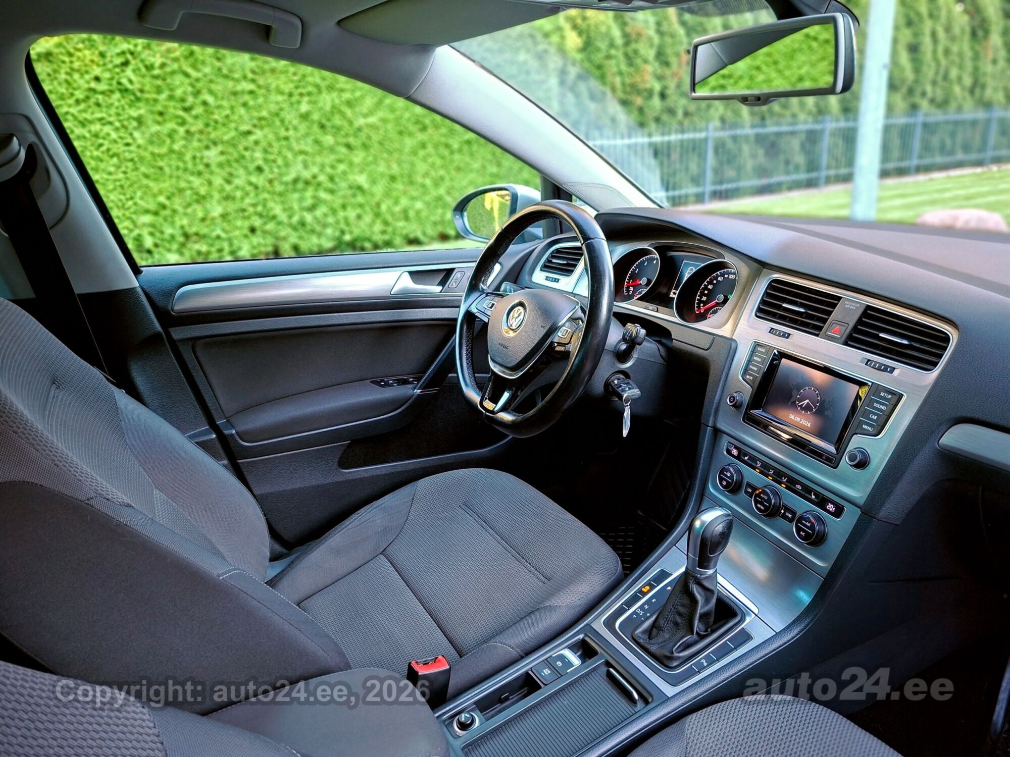 Volkswagen Golf - 10