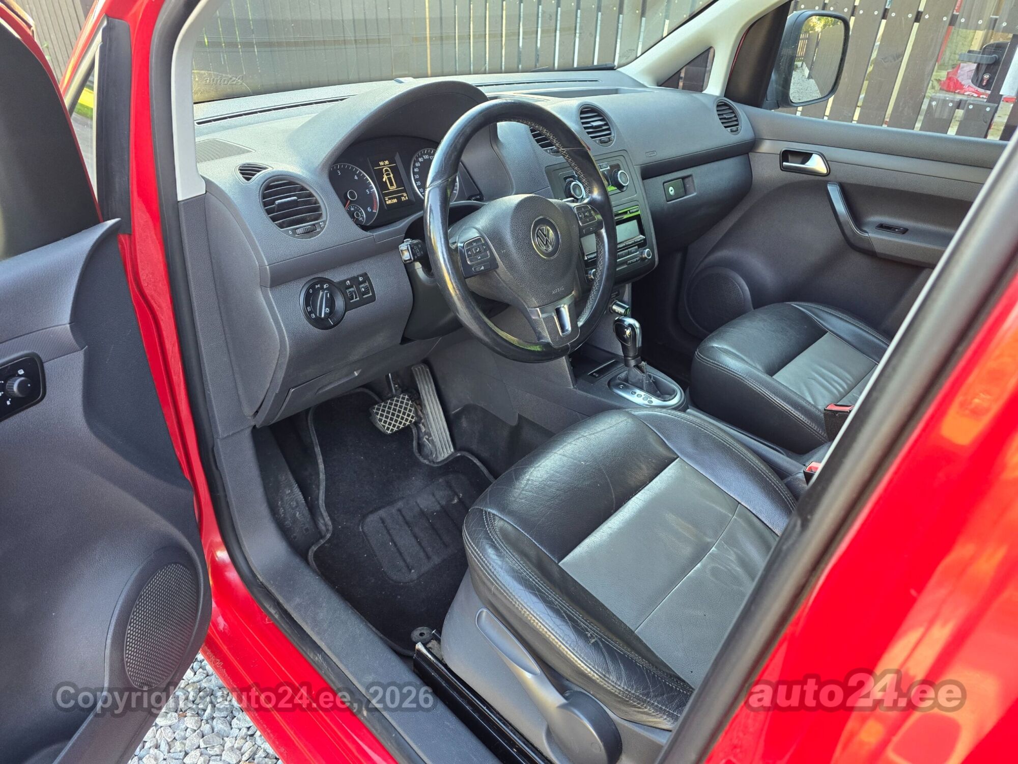 Volkswagen Caddy 2011 — photo 8