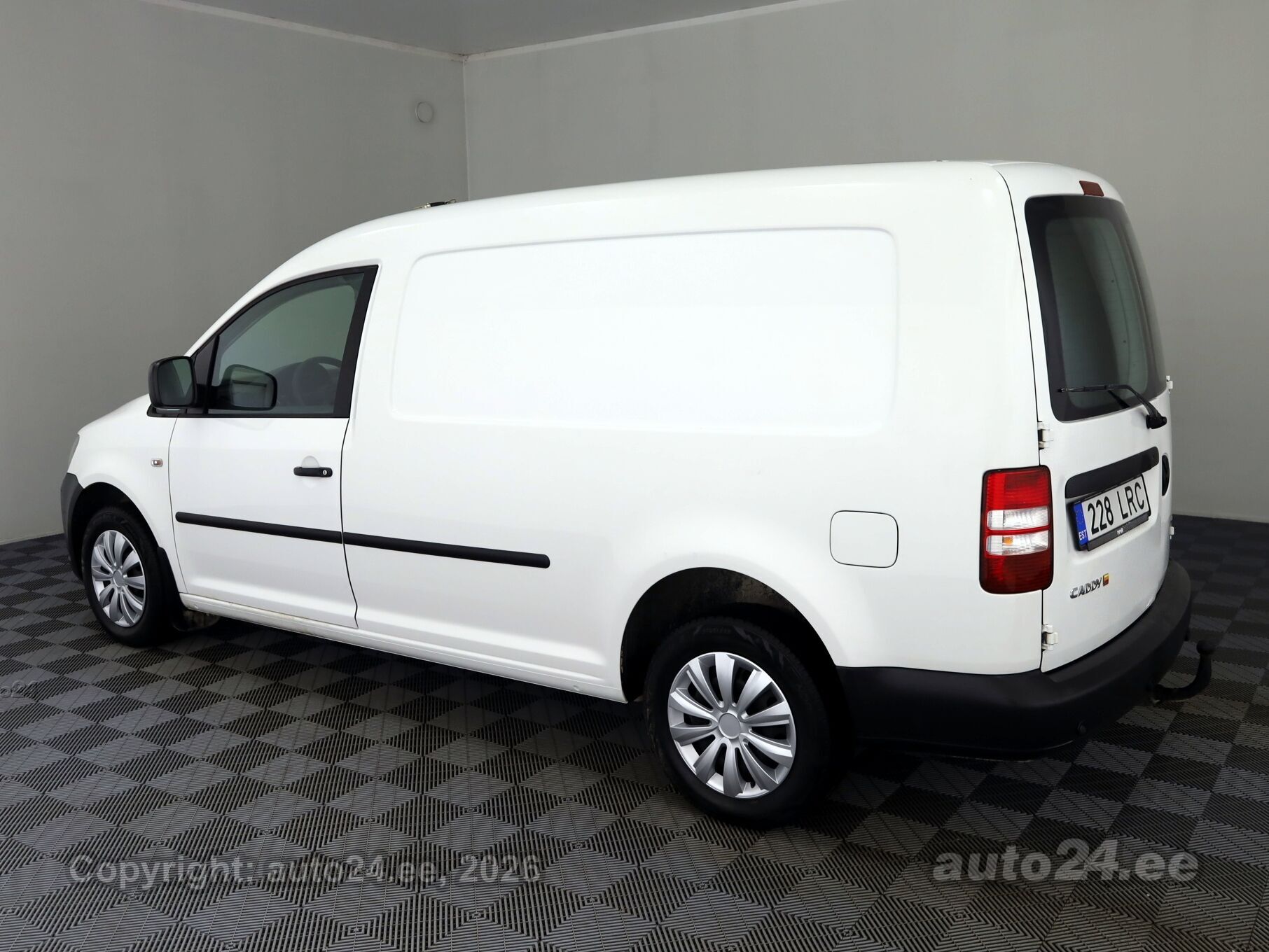 Volkswagen Caddy 2010 — engine 1984 cm³ (80 kW)