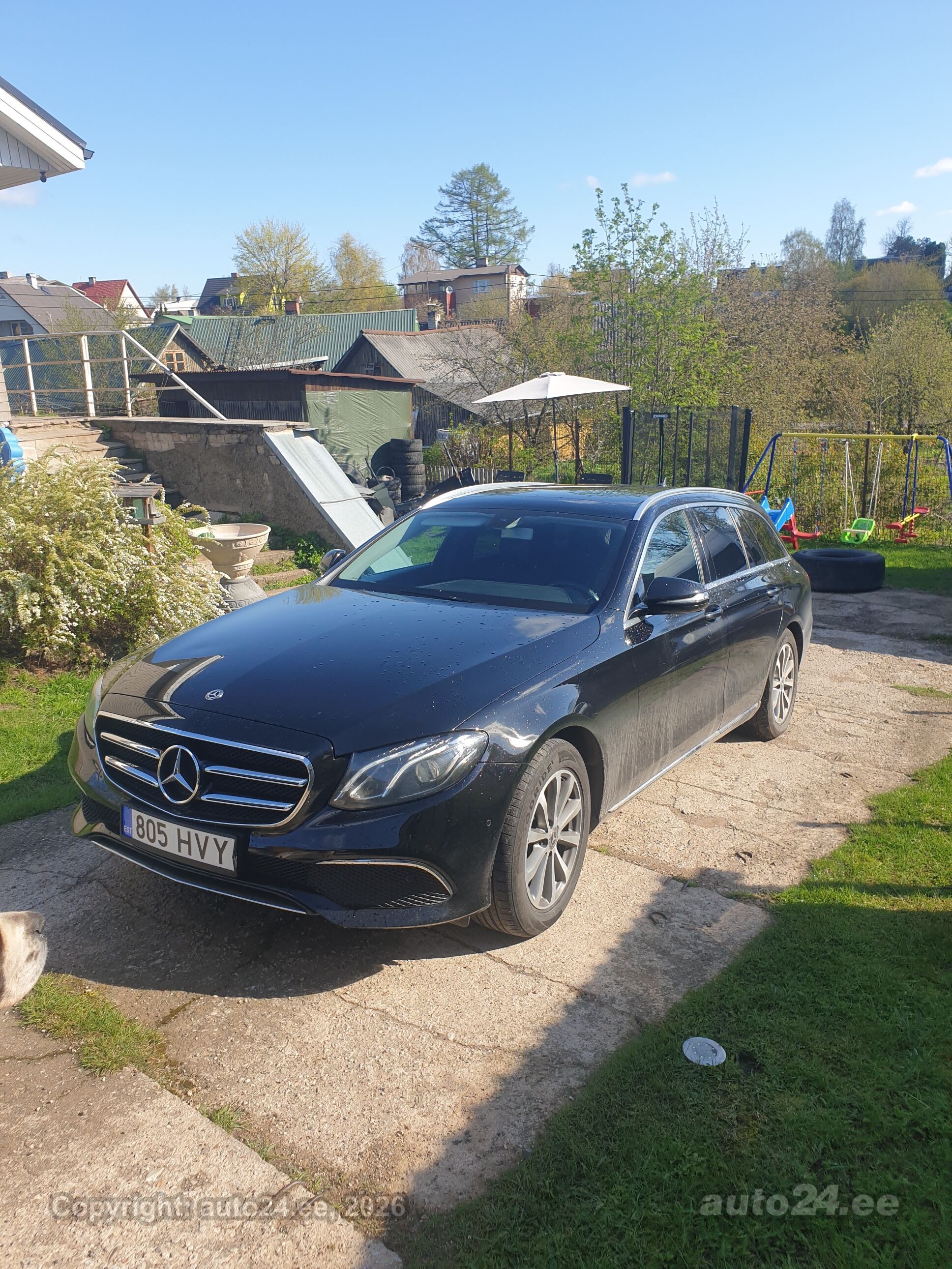 Mercedes-Benz E 220 AMG 2.0 120kW