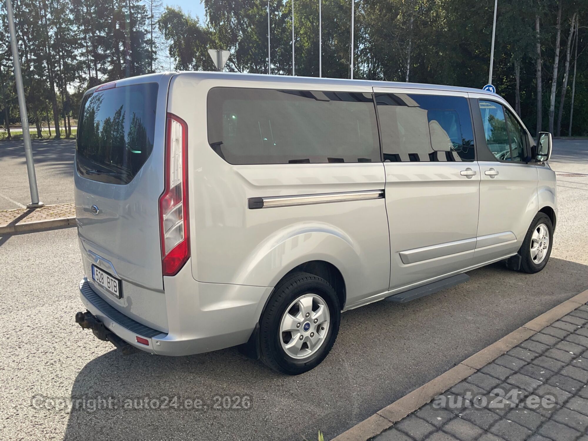 Ford Tourneo Custom - 3