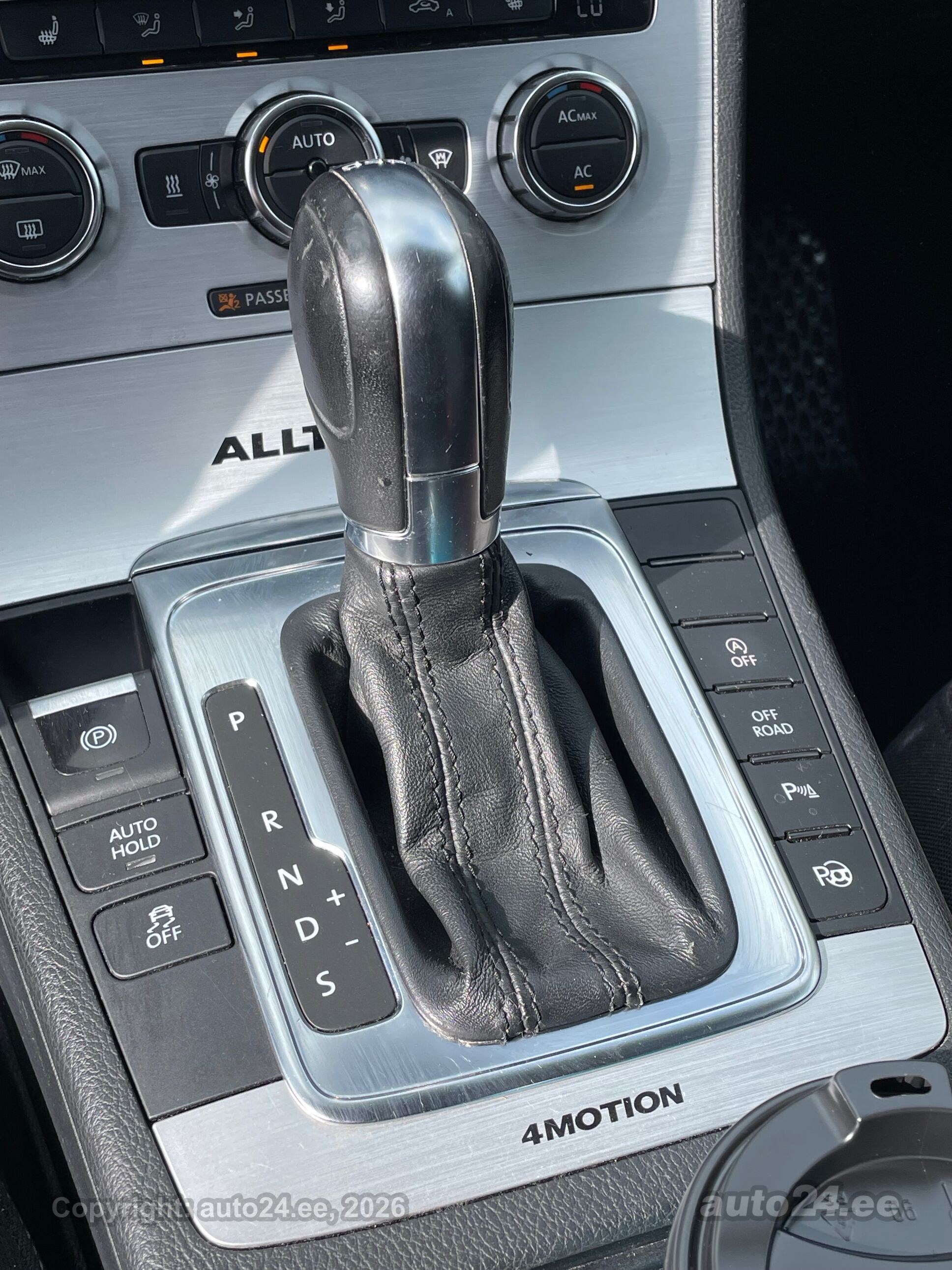 Volkswagen Passat 2012 — photo 9