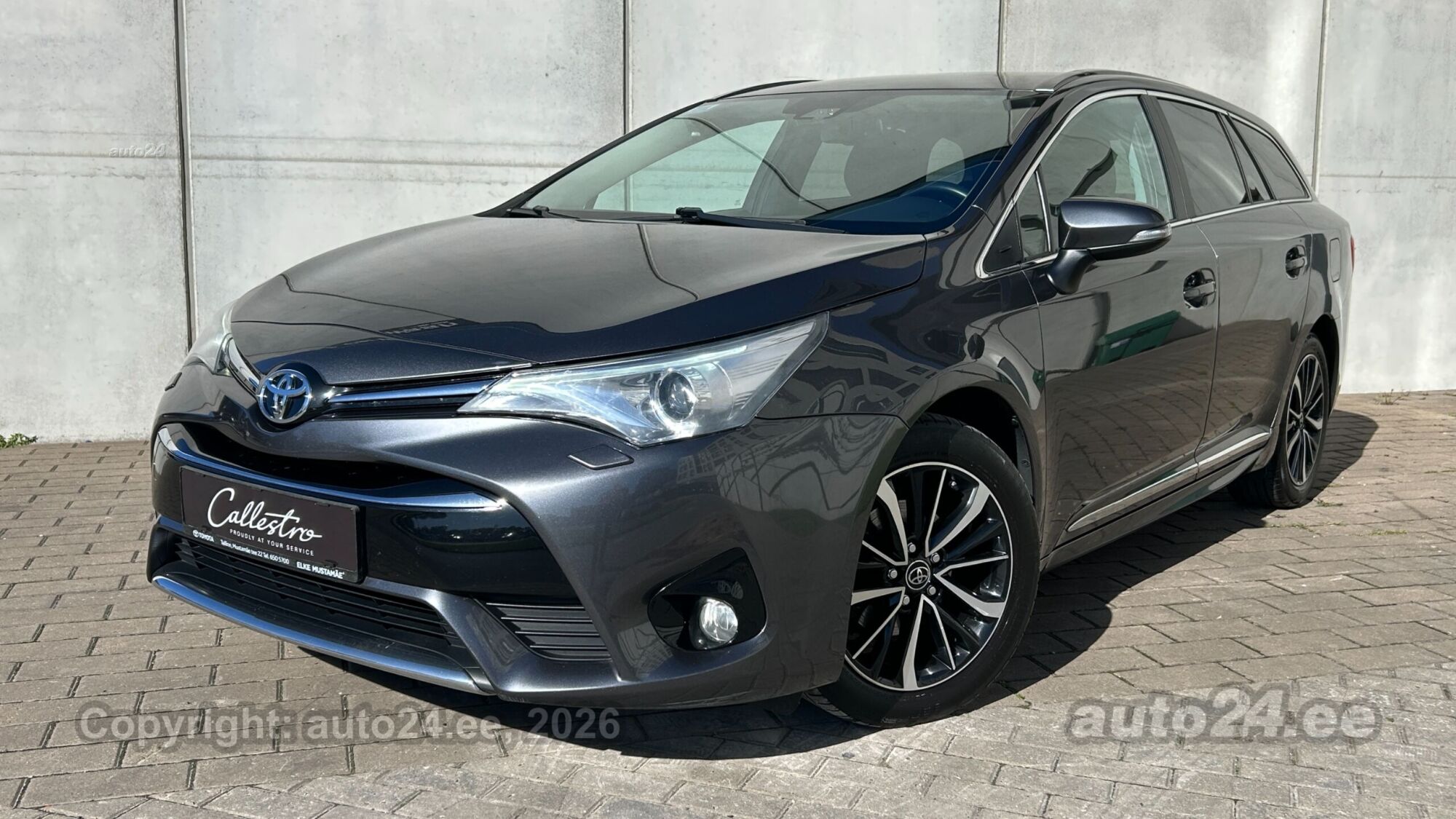 Toyota Avensis - 1