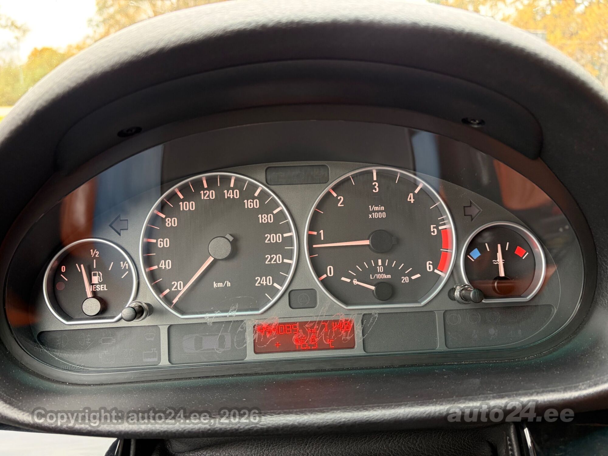 BMW 3 Series 2005 — photo 17