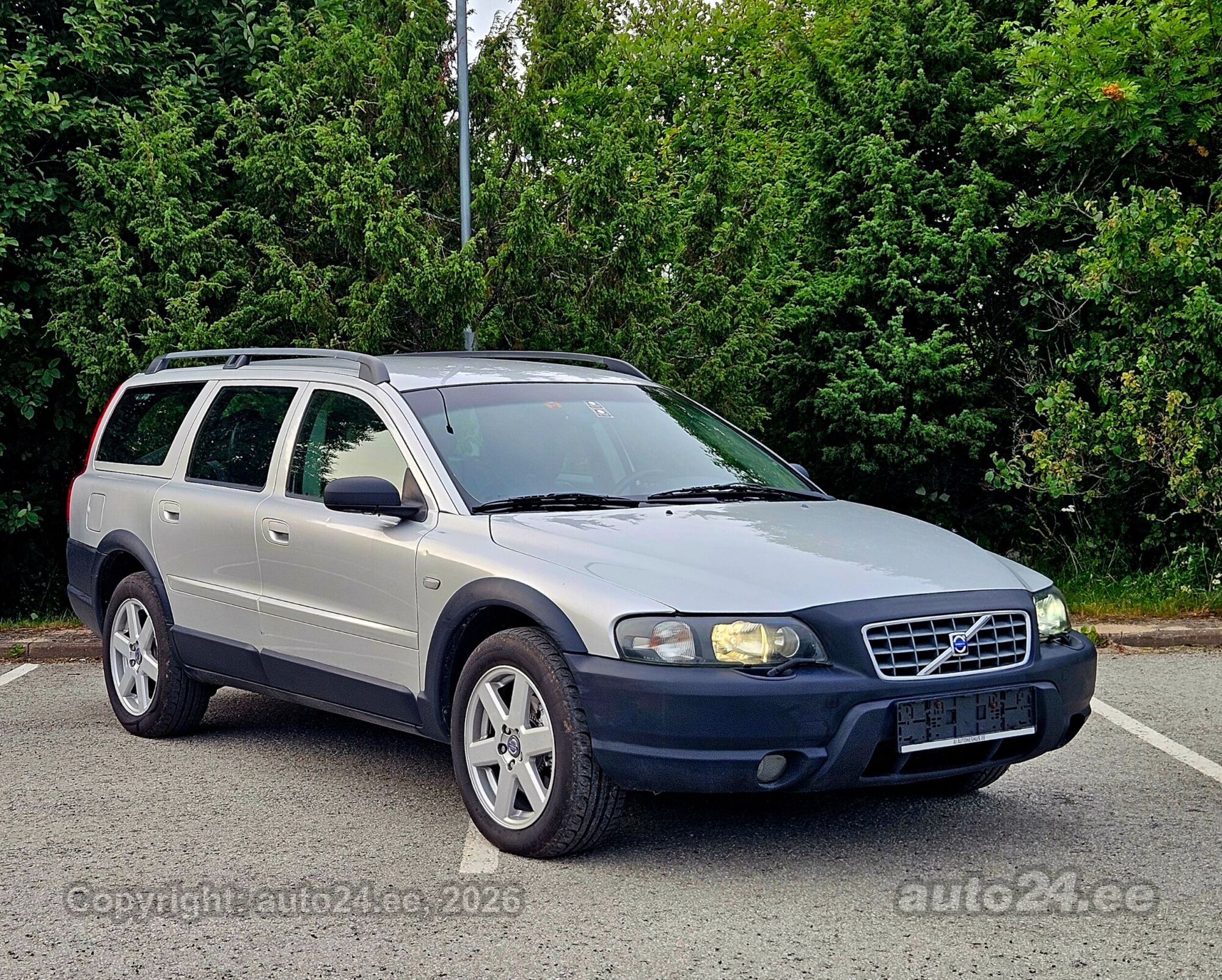 Volvo XC70 2.4 D5 120kW 2004, kuva 2/10