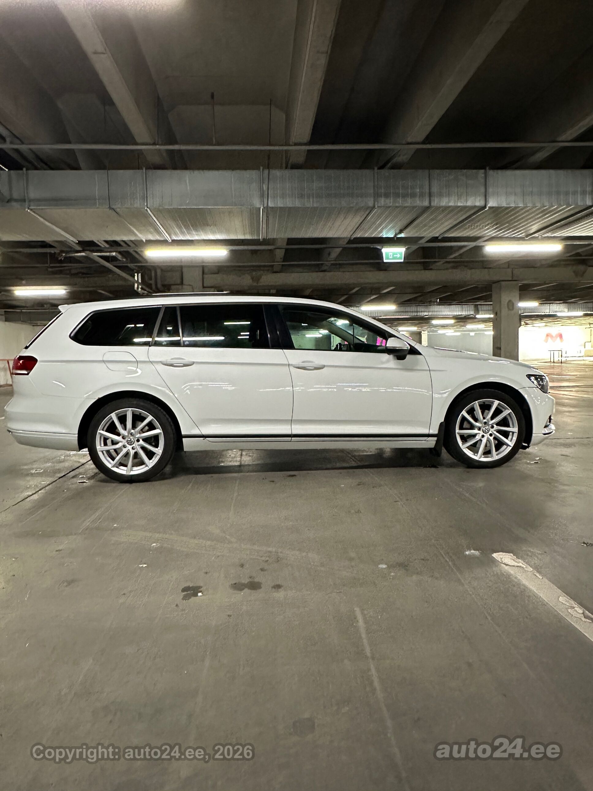 Volkswagen Passat 2015 — interior