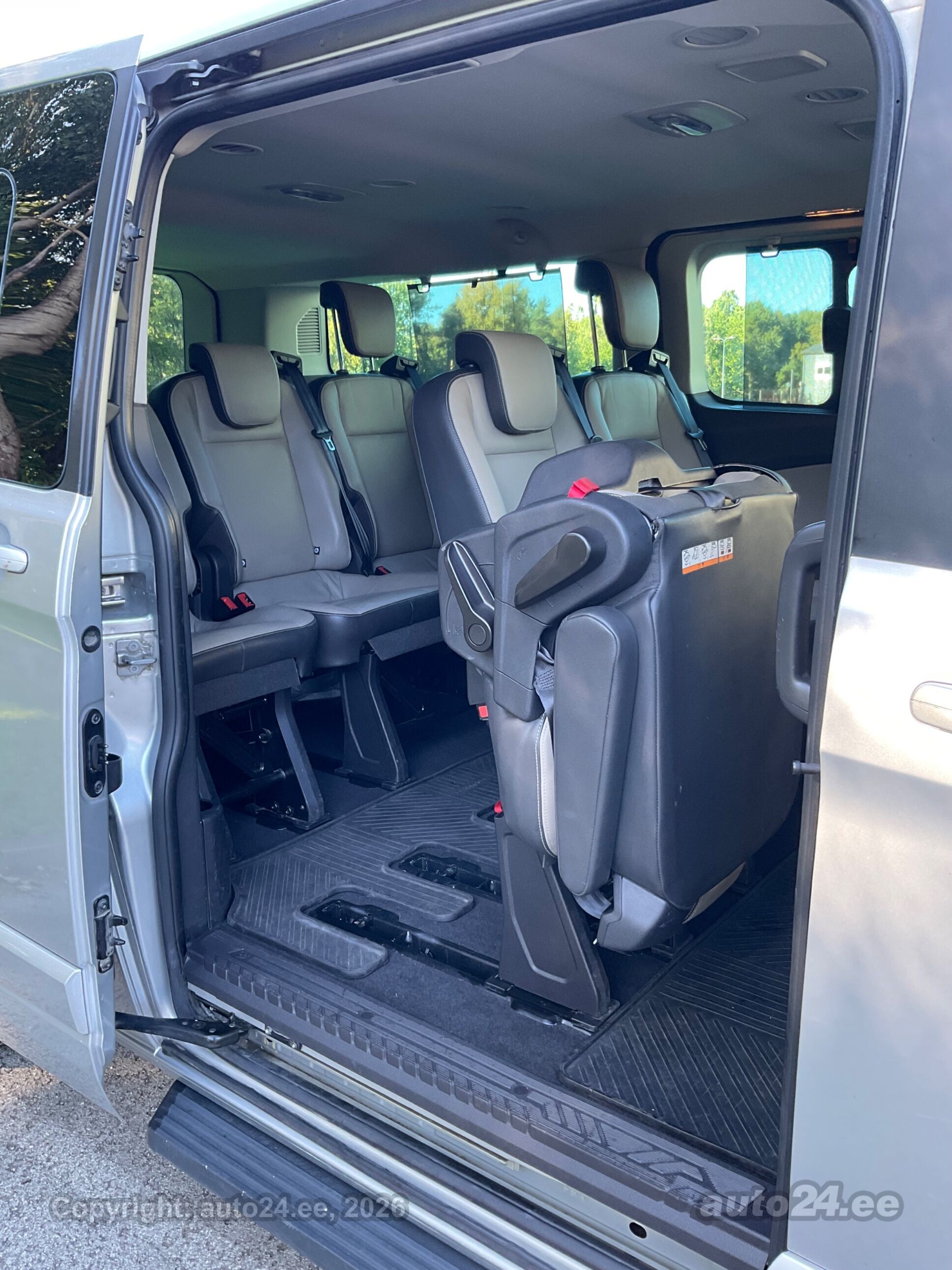 Ford Tourneo Custom - 9