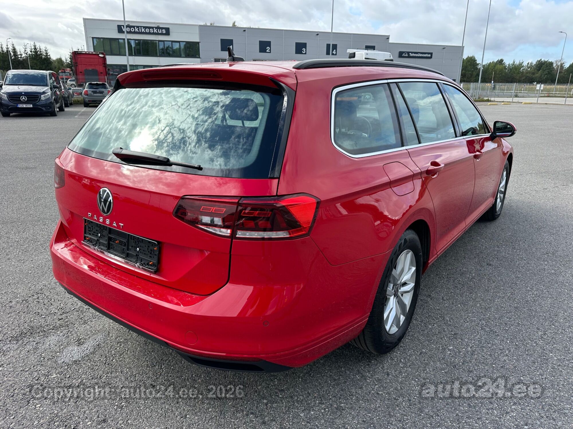 Volkswagen Passat - 4