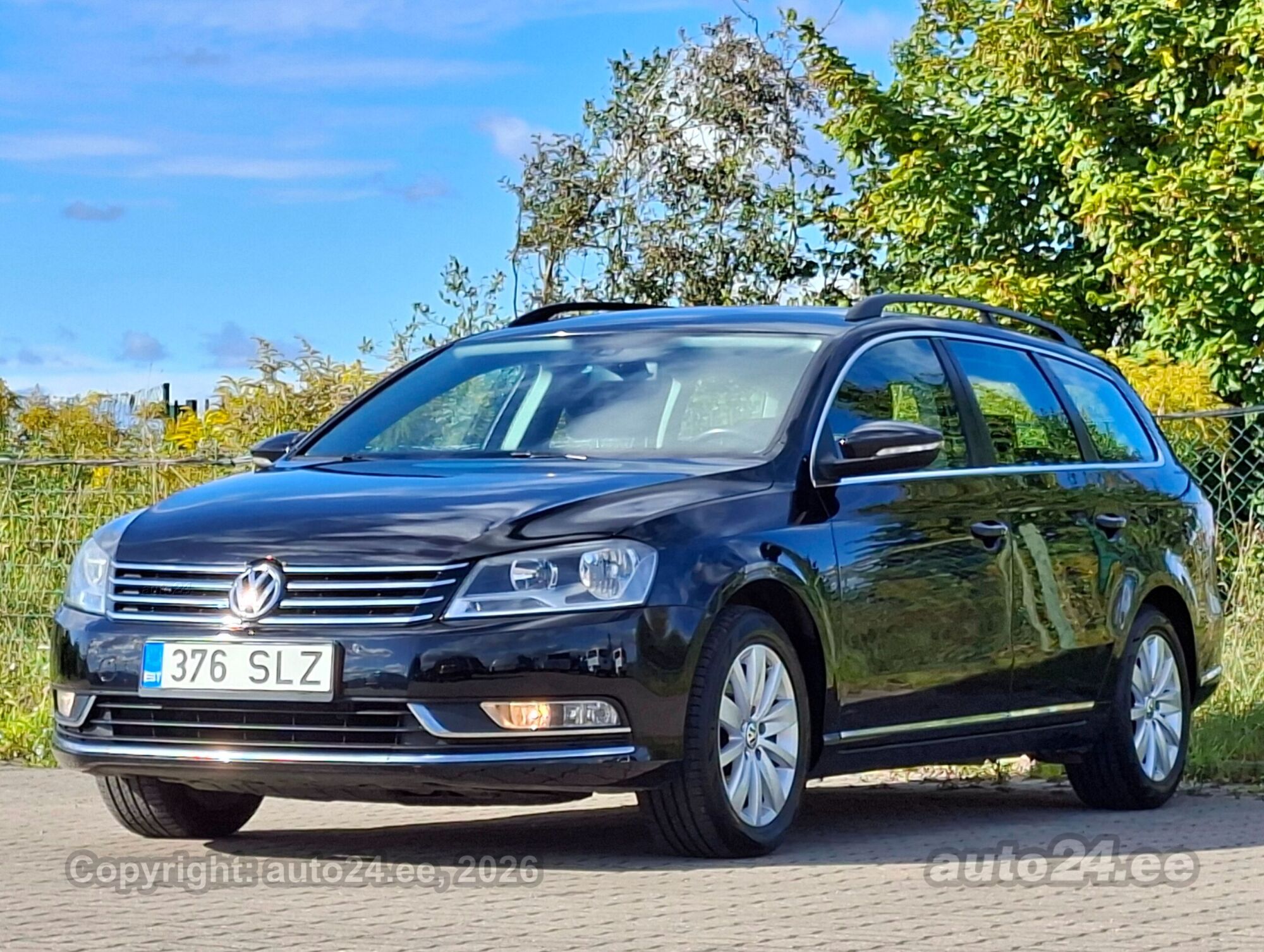 Volkswagen Passat - 1