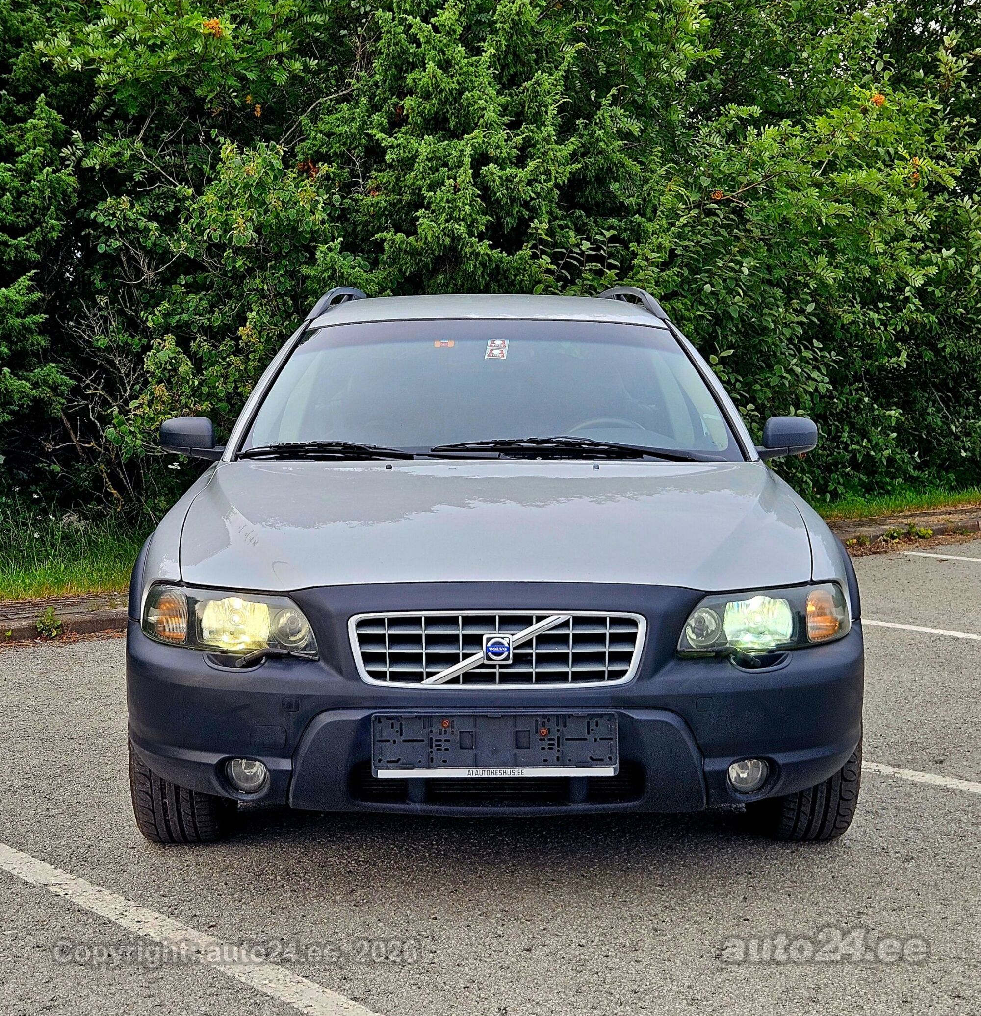 Volvo XC70 2.4 D5 120kW 2004, kuva 3/10