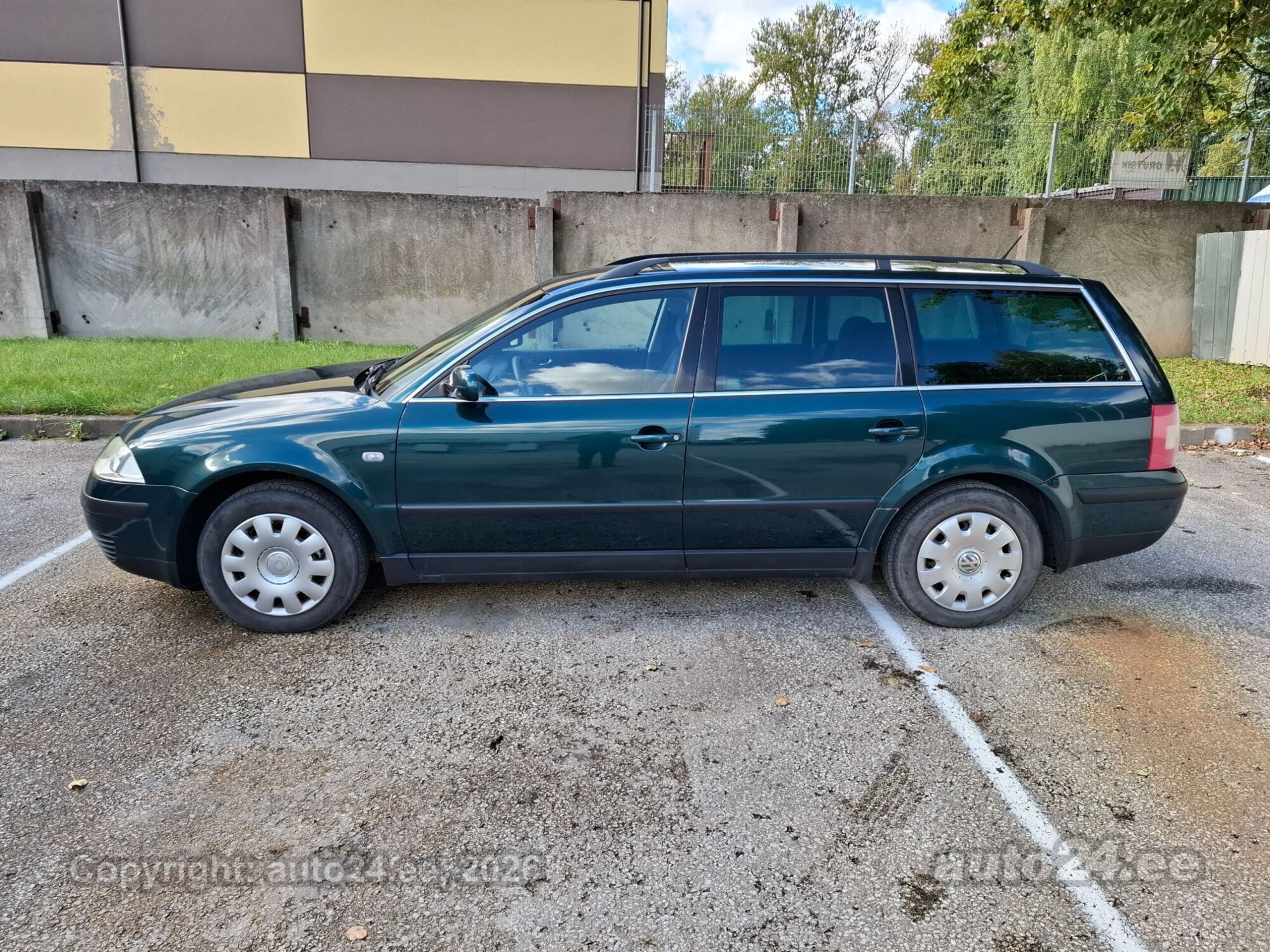 Volkswagen Passat - 4