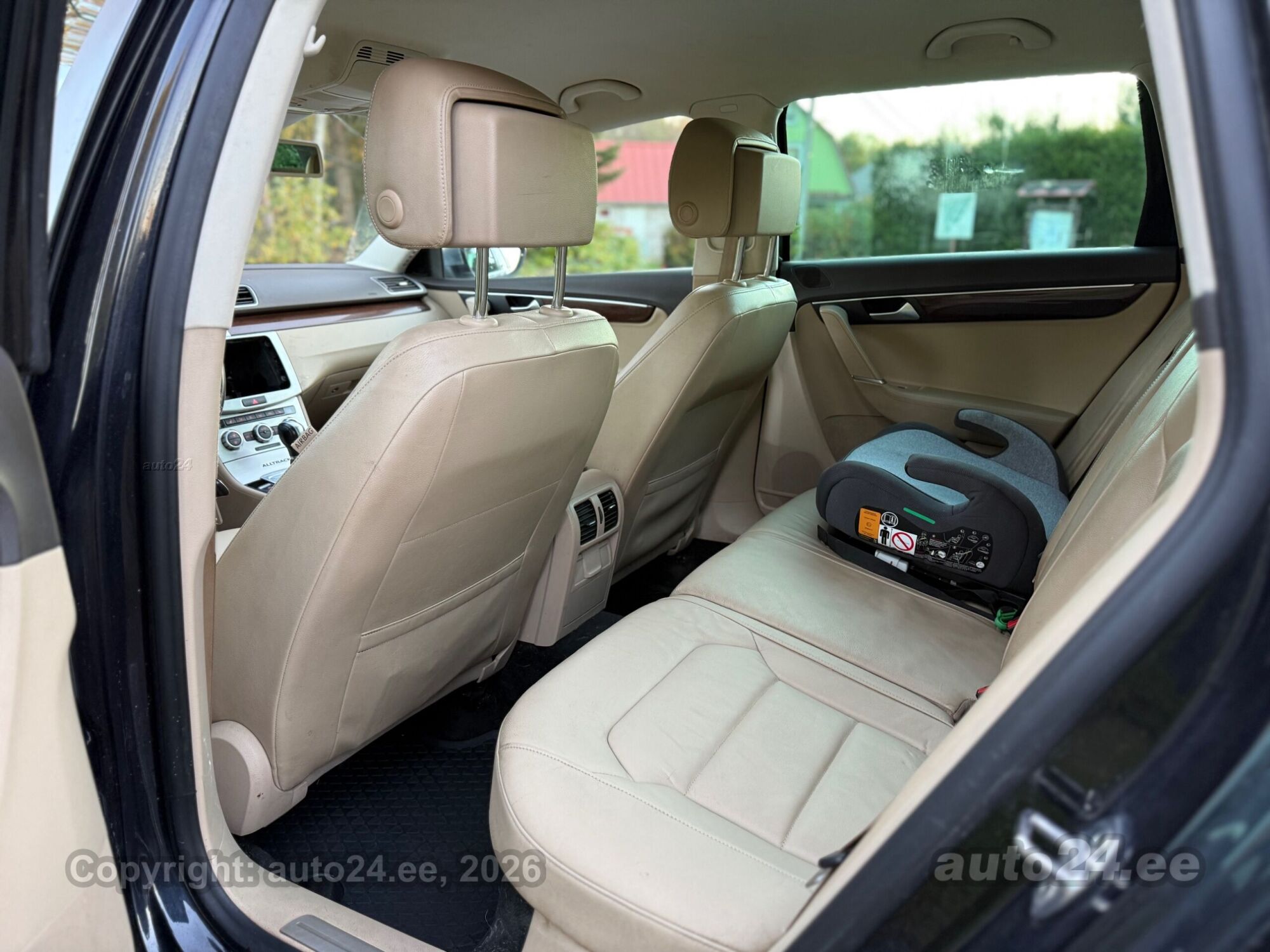 Volkswagen Passat 2013 — photo 11