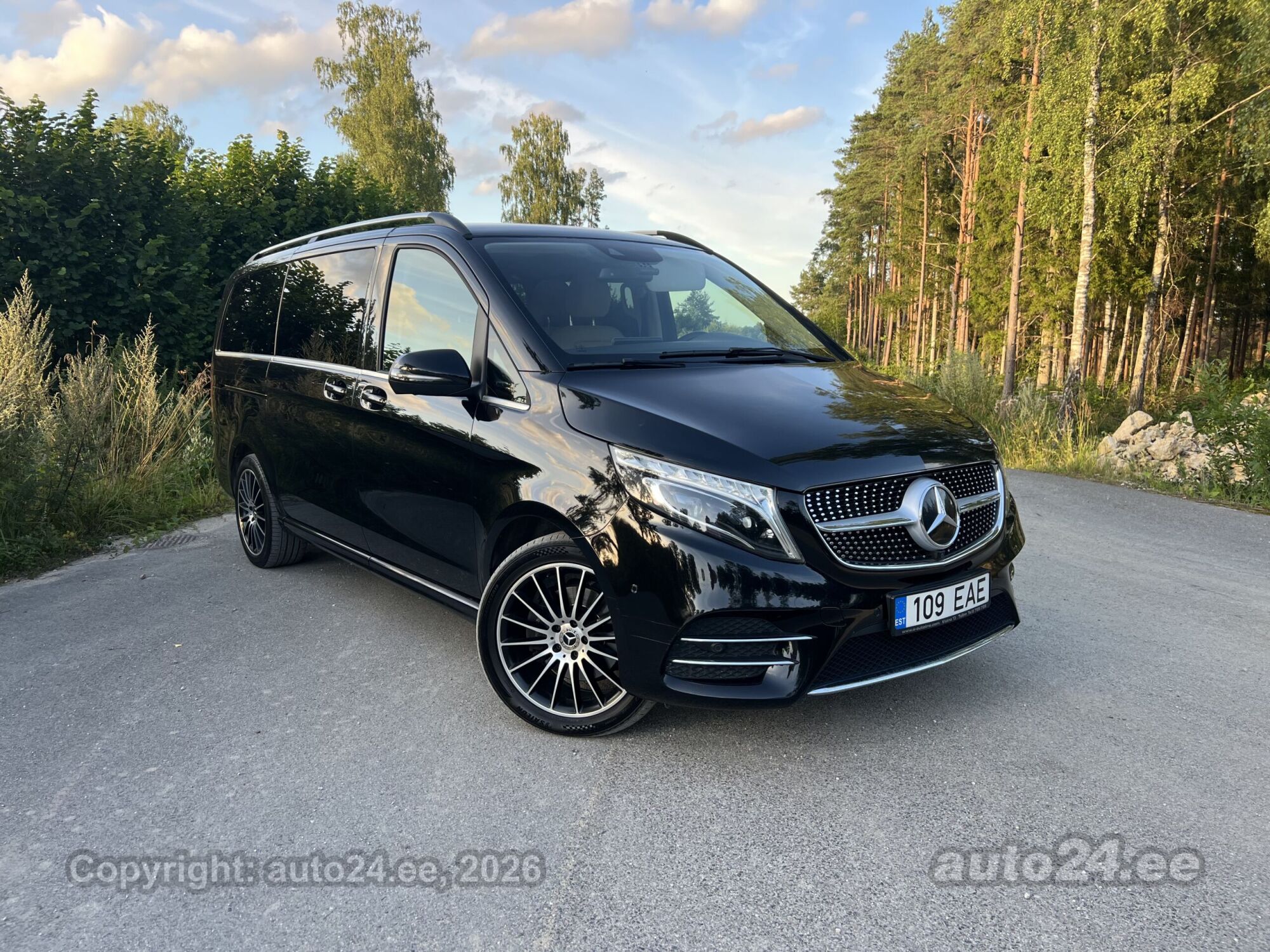 Mercedes-Benz V-sarja 2022, kuva 2/10