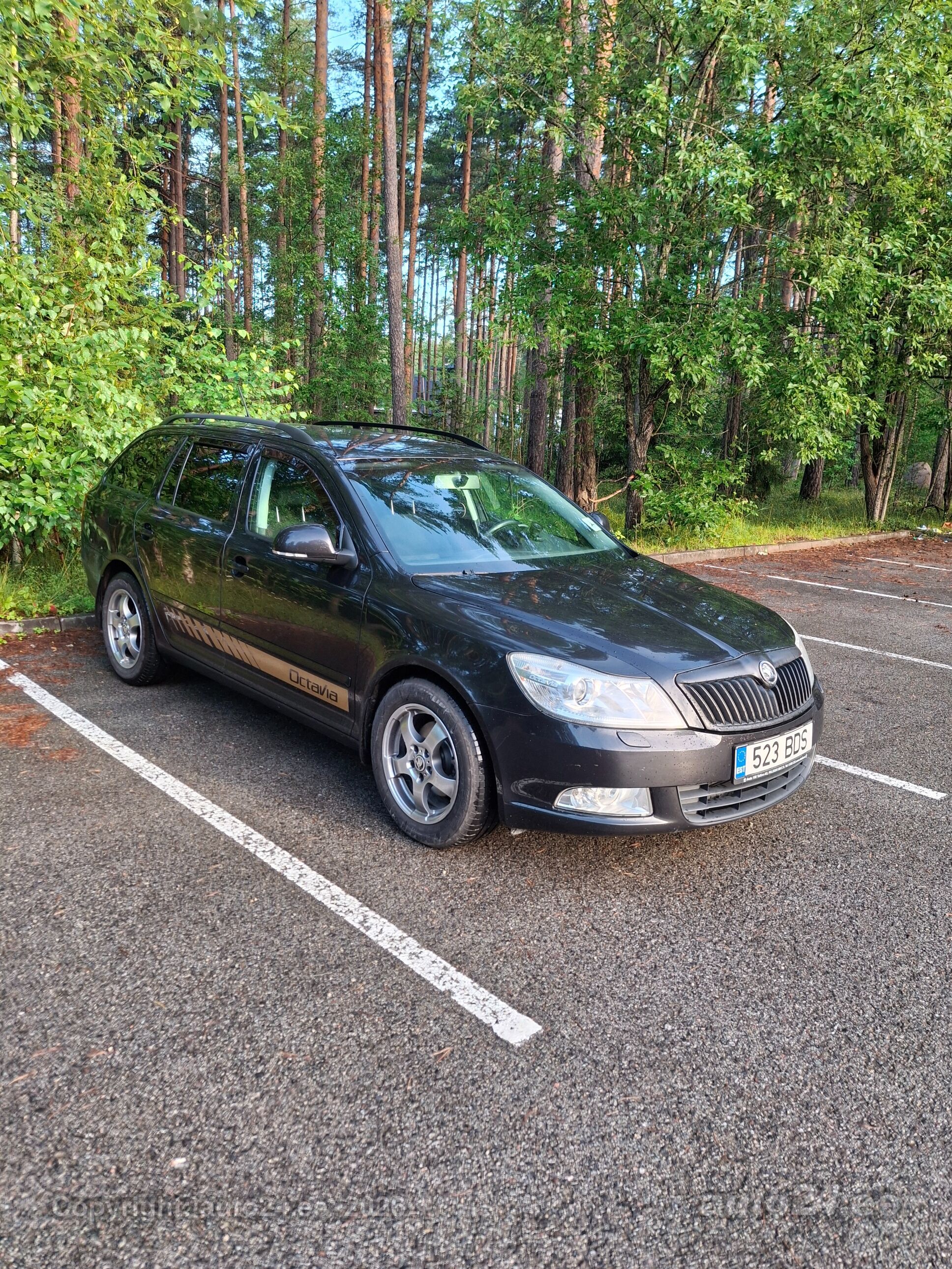 Skoda Octavia 1.6 75kW 2011, kuva 3/3