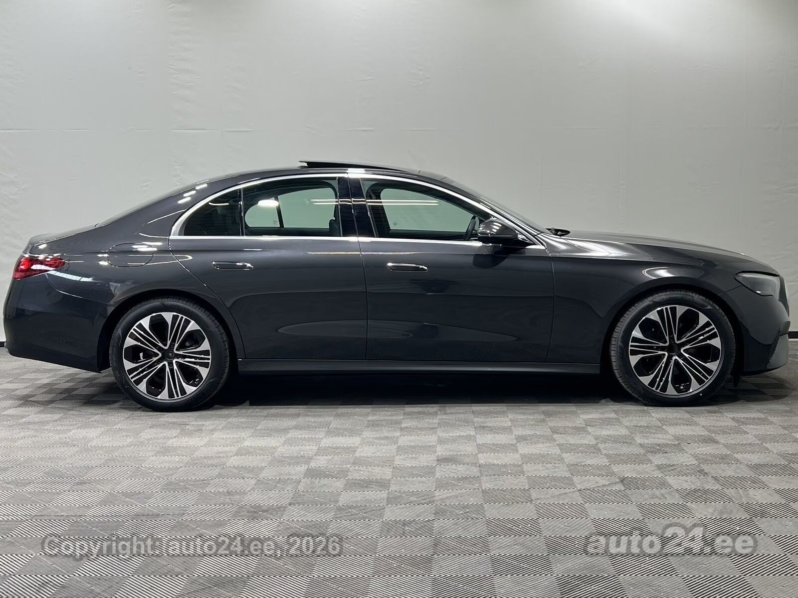 Mercedes-Benz E 220 2.0 145kW