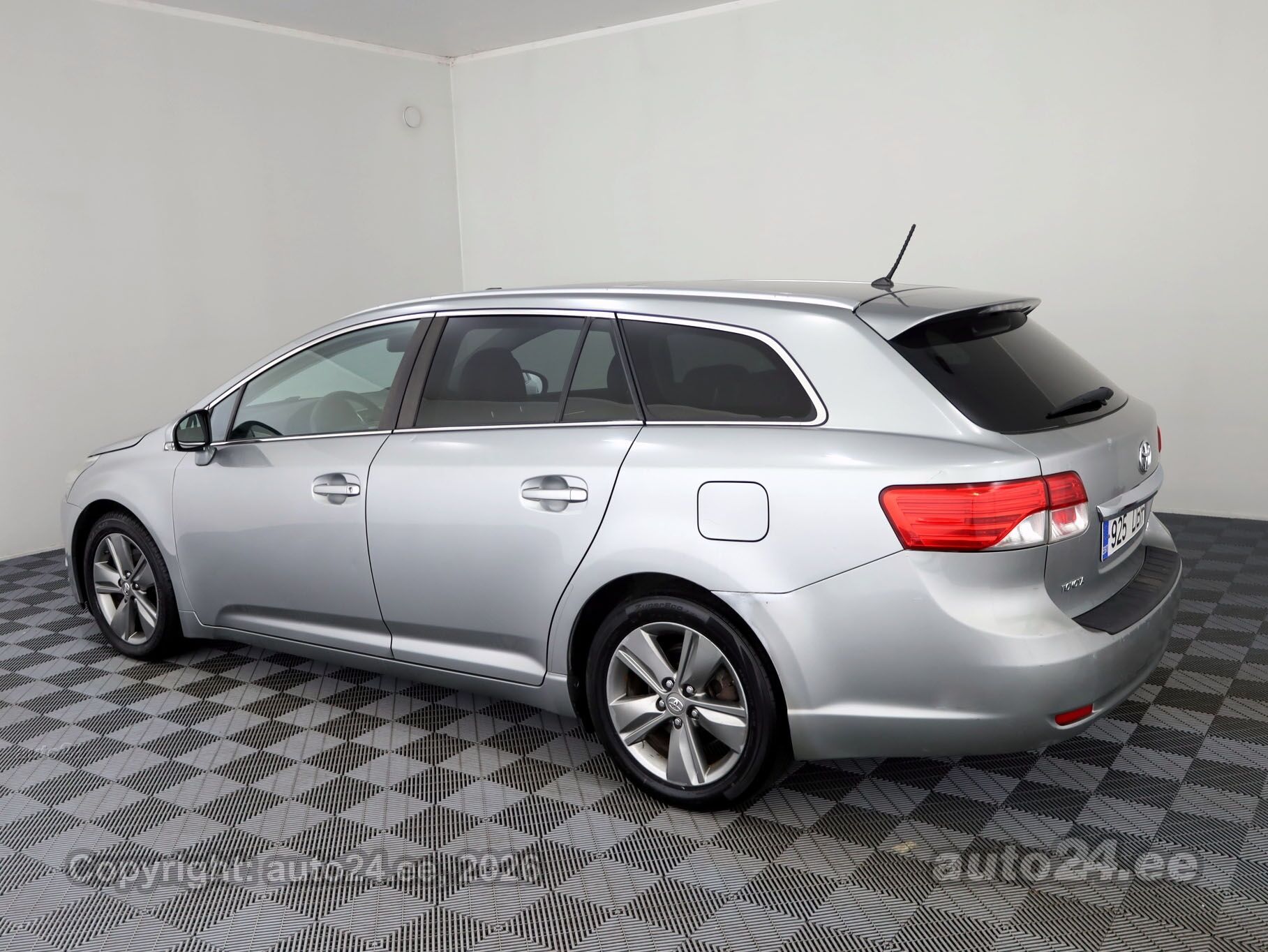 Toyota Avensis - 4