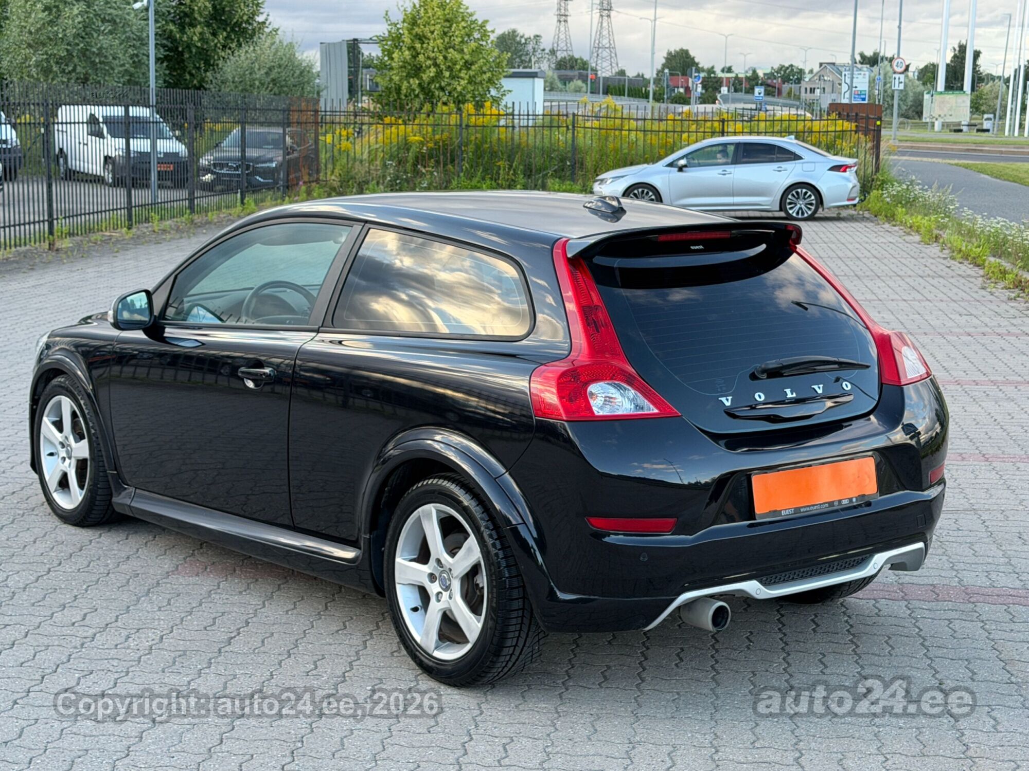 Volvo C30 R-Design 1.6 84kW 2011, photo 2/10
