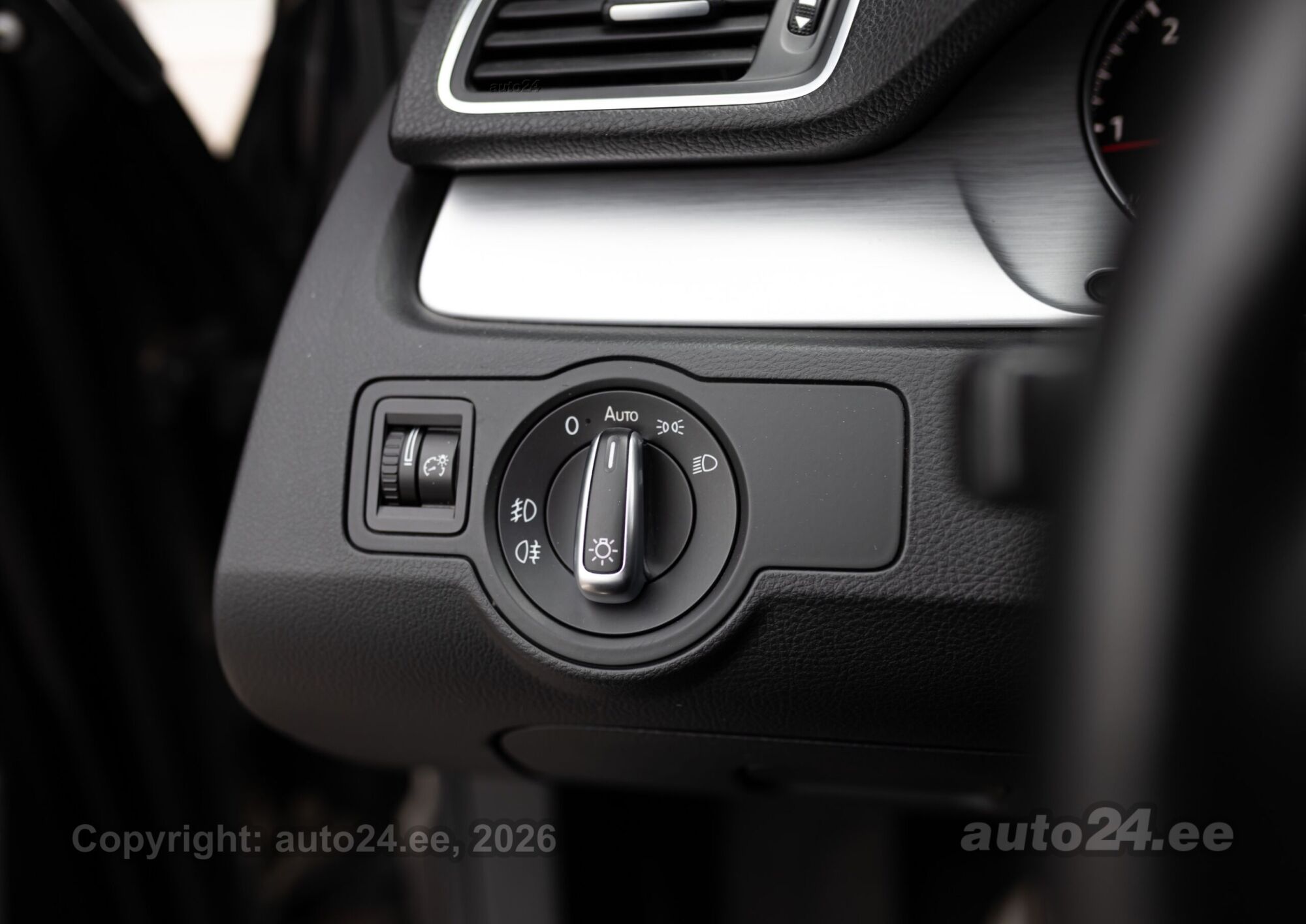 Volkswagen Passat 2013 — photo 12