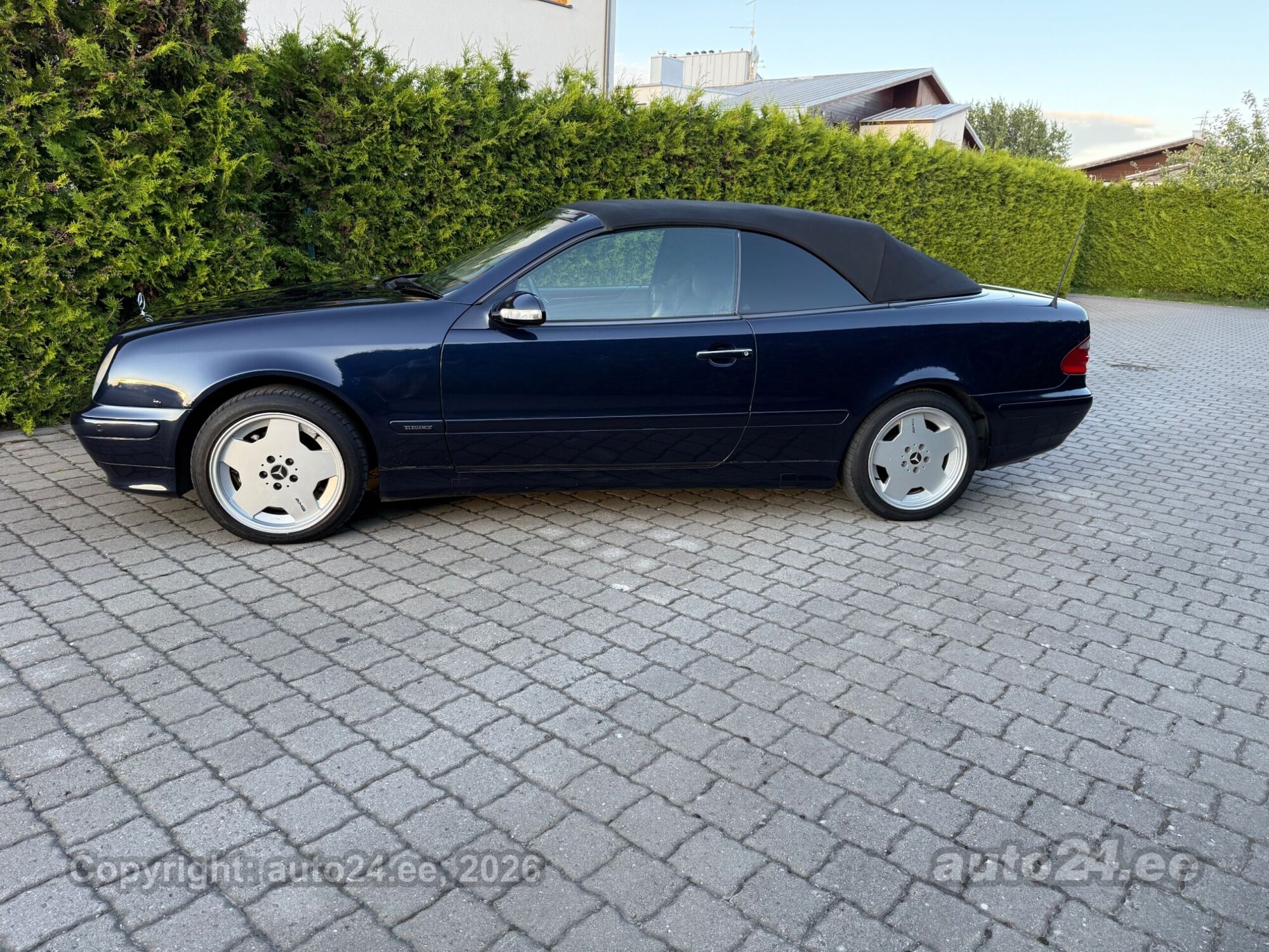 Mercedes-Benz CLK-sarja 2002, kuva 2/10