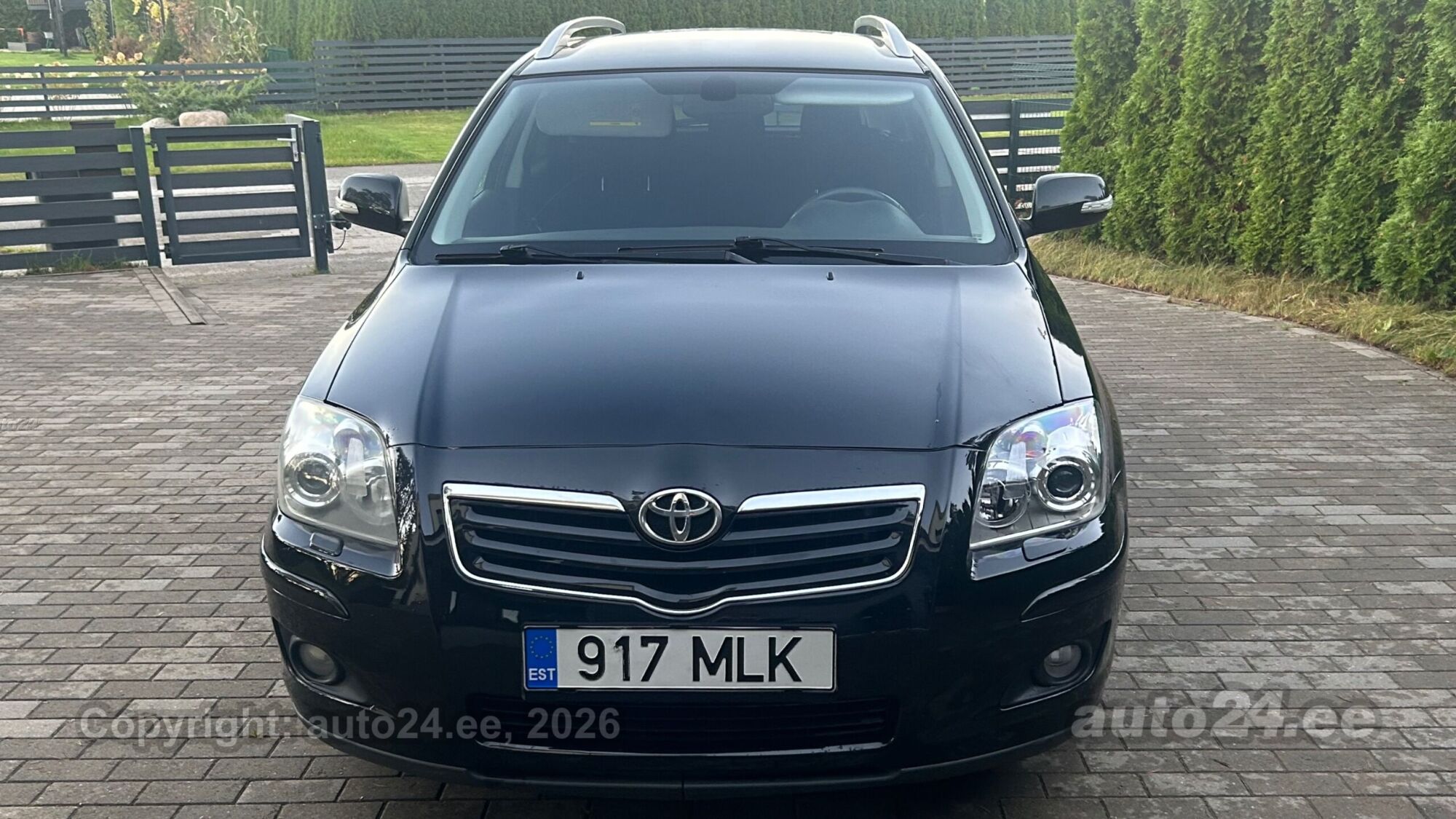 Toyota Avensis 2008 — вигляд ззаду