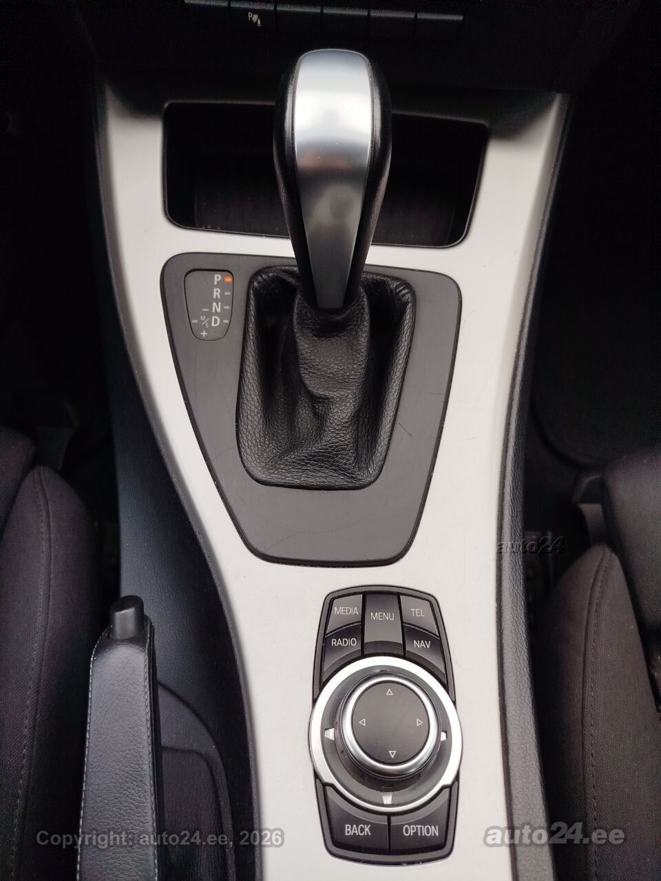 BMW 3 Series 2011 — photo 15