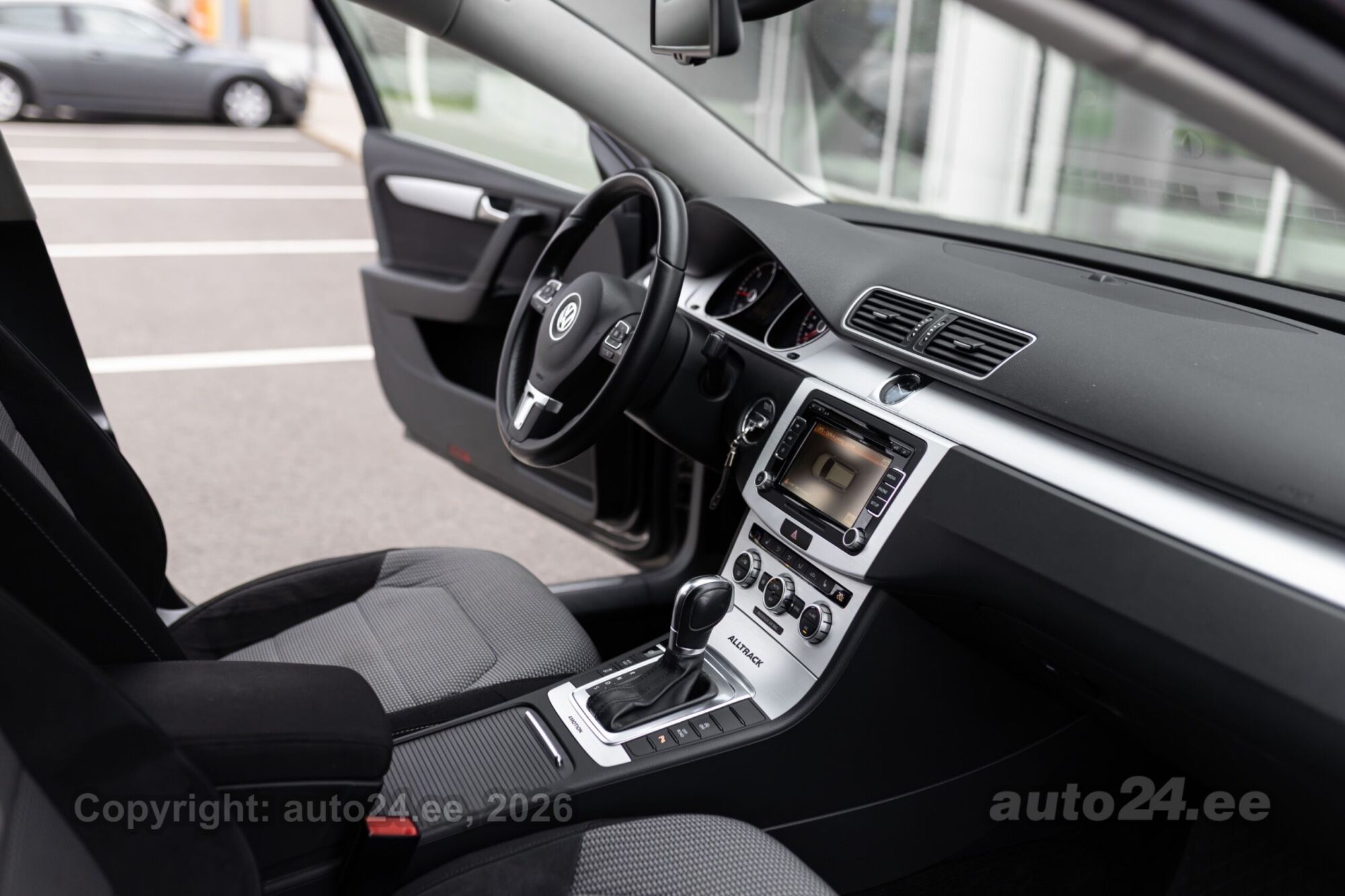 Volkswagen Passat 2013 — photo 22