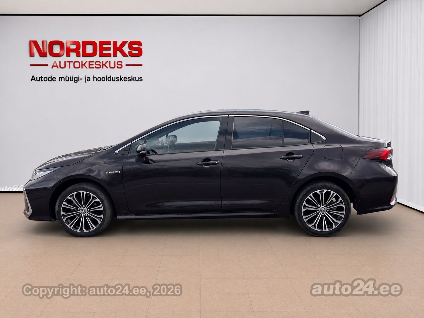 Toyota Corolla Luxury Hybrid 1.8 72kW 2019, photo 3/10