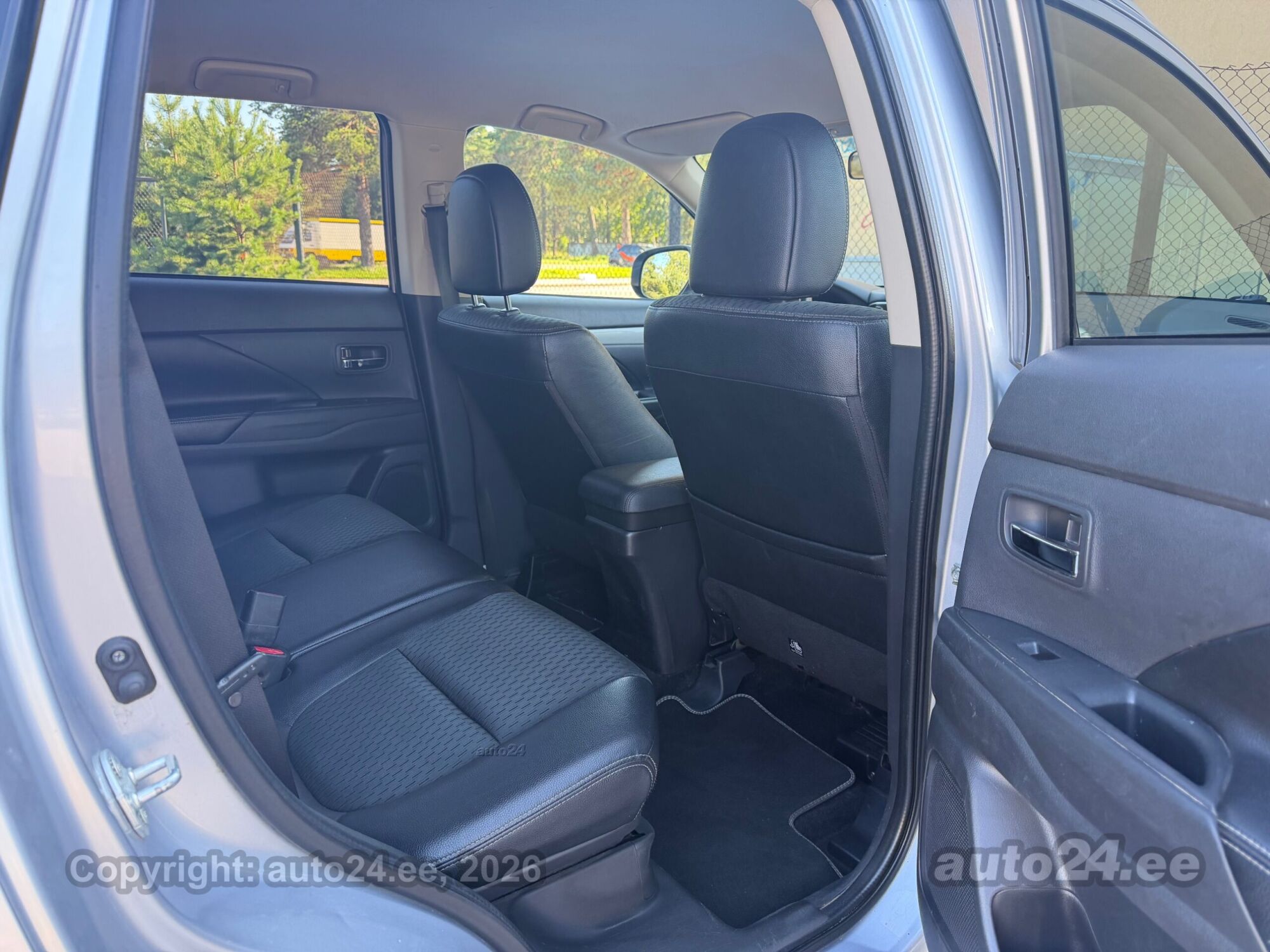 Mitsubishi Outlander - 7