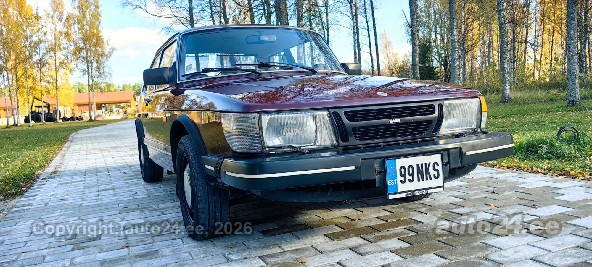 Saab 900