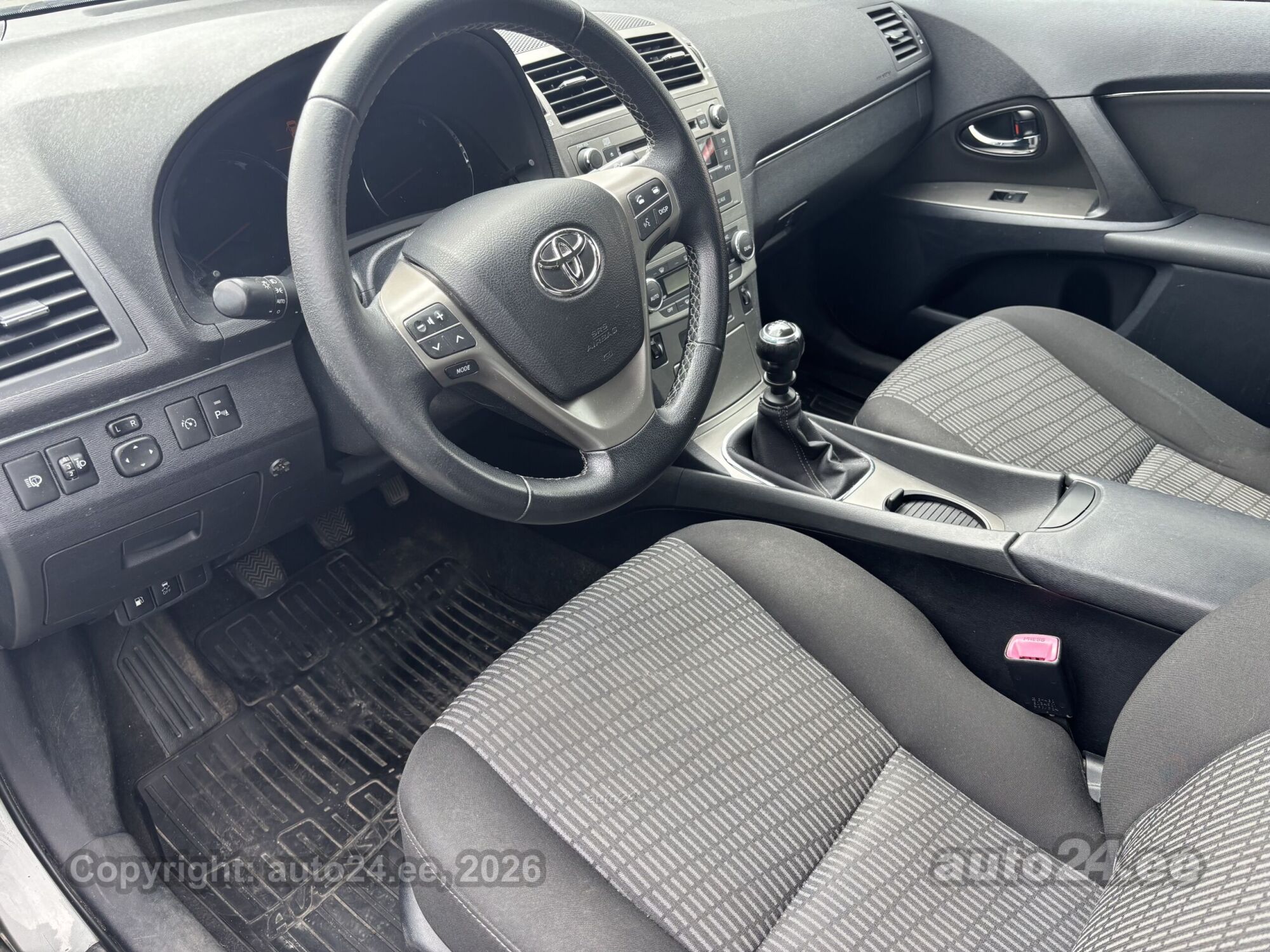 Toyota Avensis 1.8 108kW 2011, photo 8/8