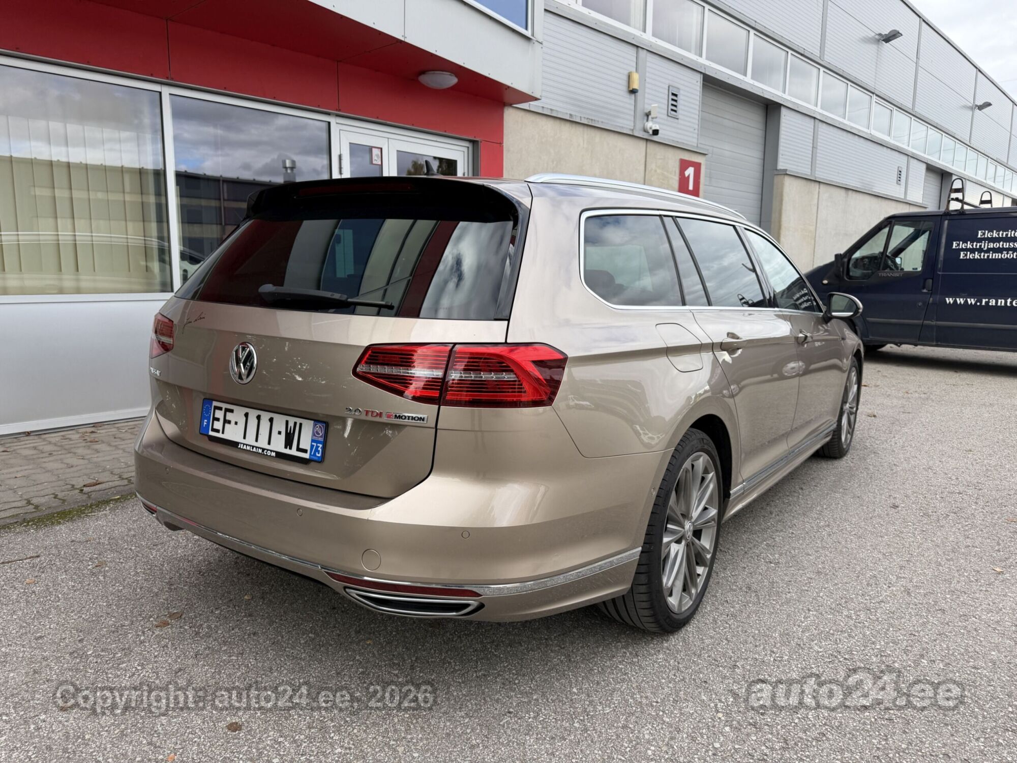 Volkswagen Passat - 2