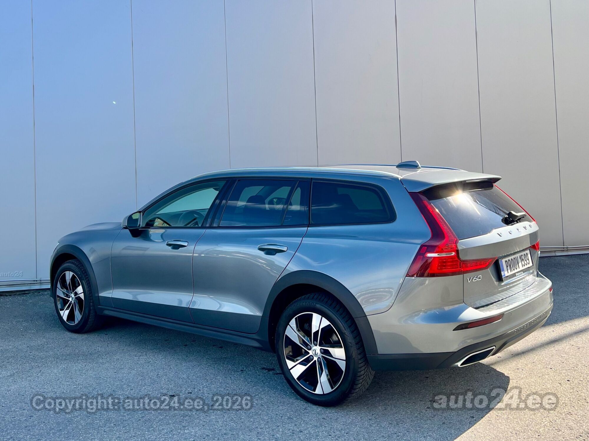 Volvo V60 Cross Country 2021, photo 3/10