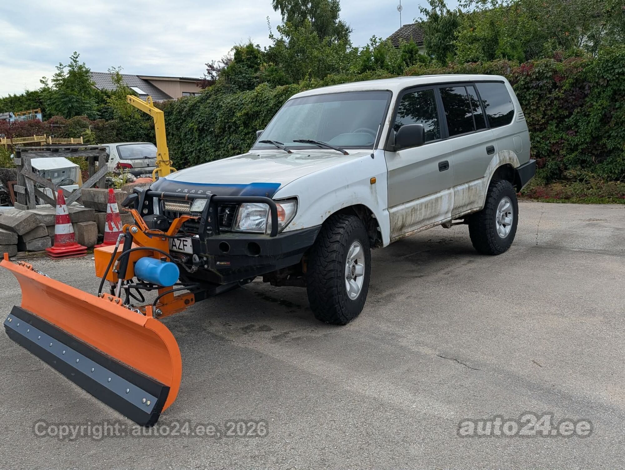 Toyota Land Cruiser - 2