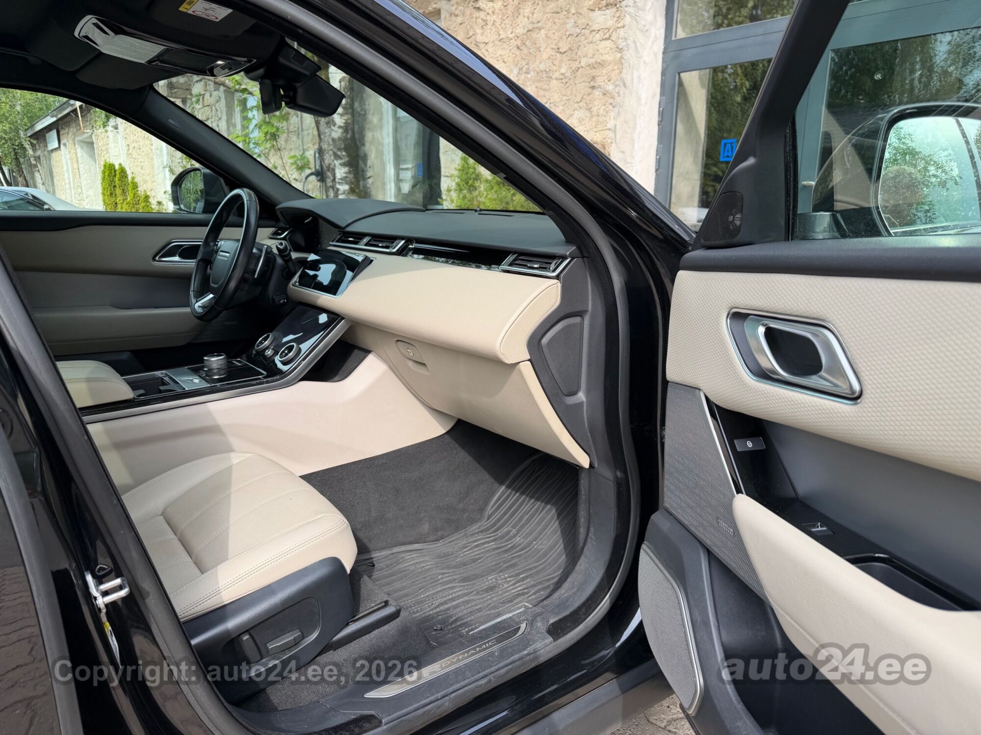 Land Rover Range Rover Velar 2019, photo 6/10
