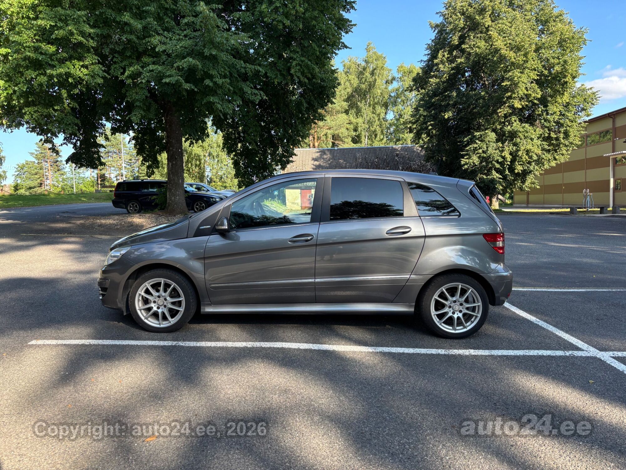 Mercedes-Benz B-sarja B 180 1.7 85kW 2009, kuva 2/10