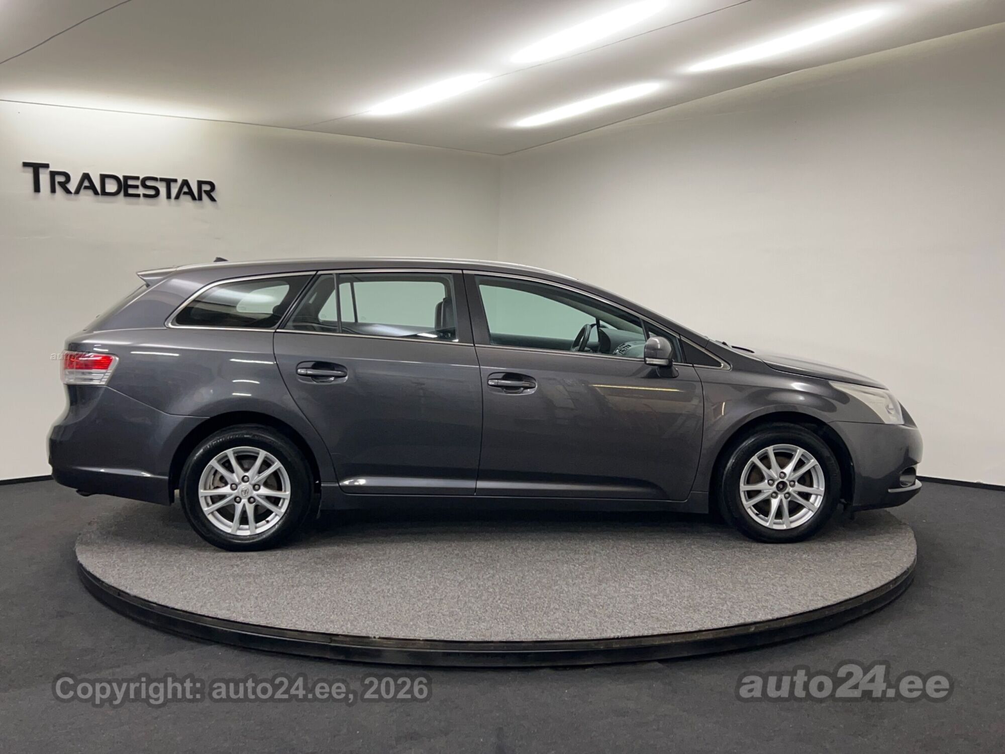 Toyota Avensis 2011 — двигун 1998 cm³ (93 kW)