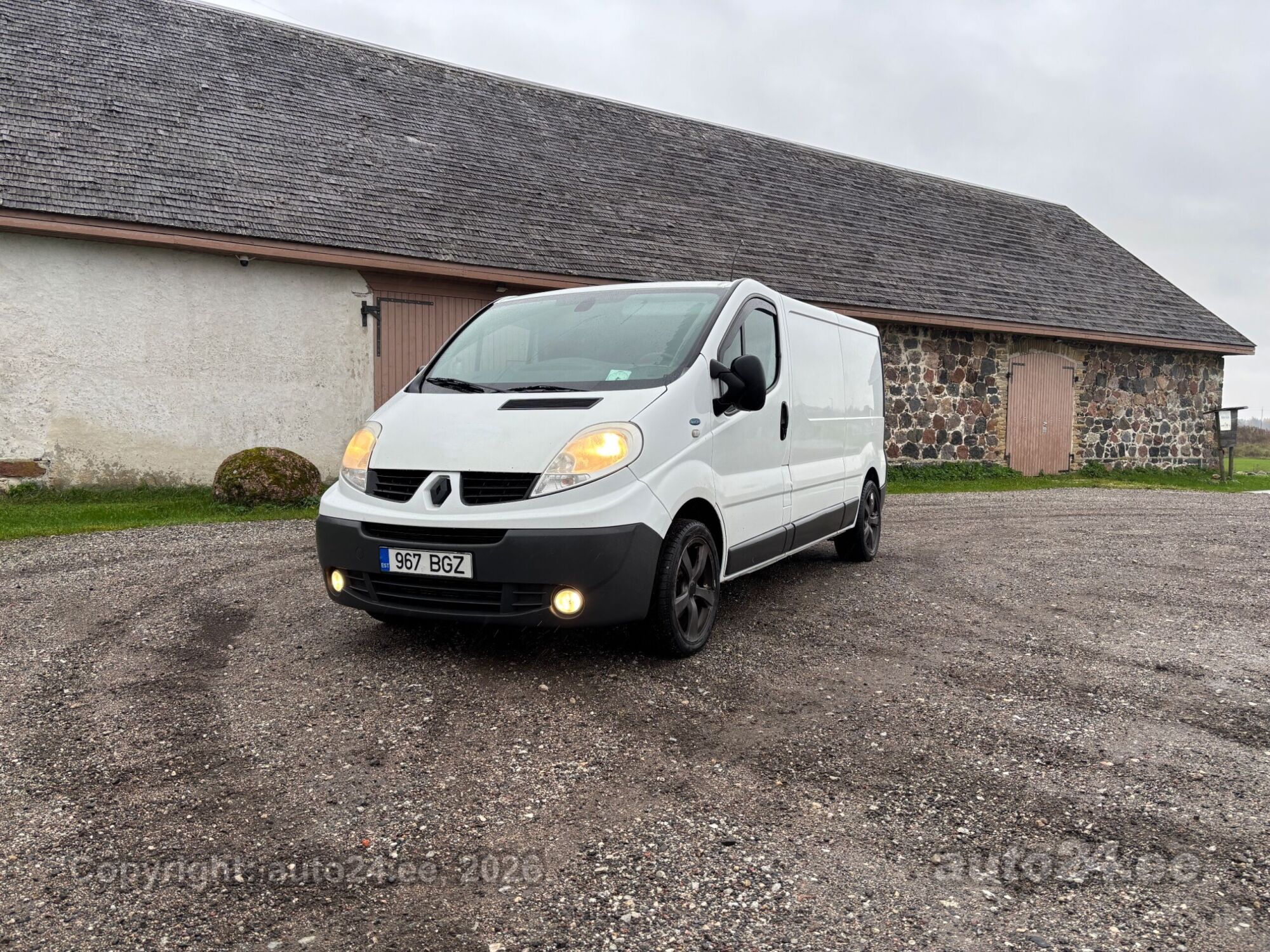 Renault Trafic 2012 — вигляд ззаду
