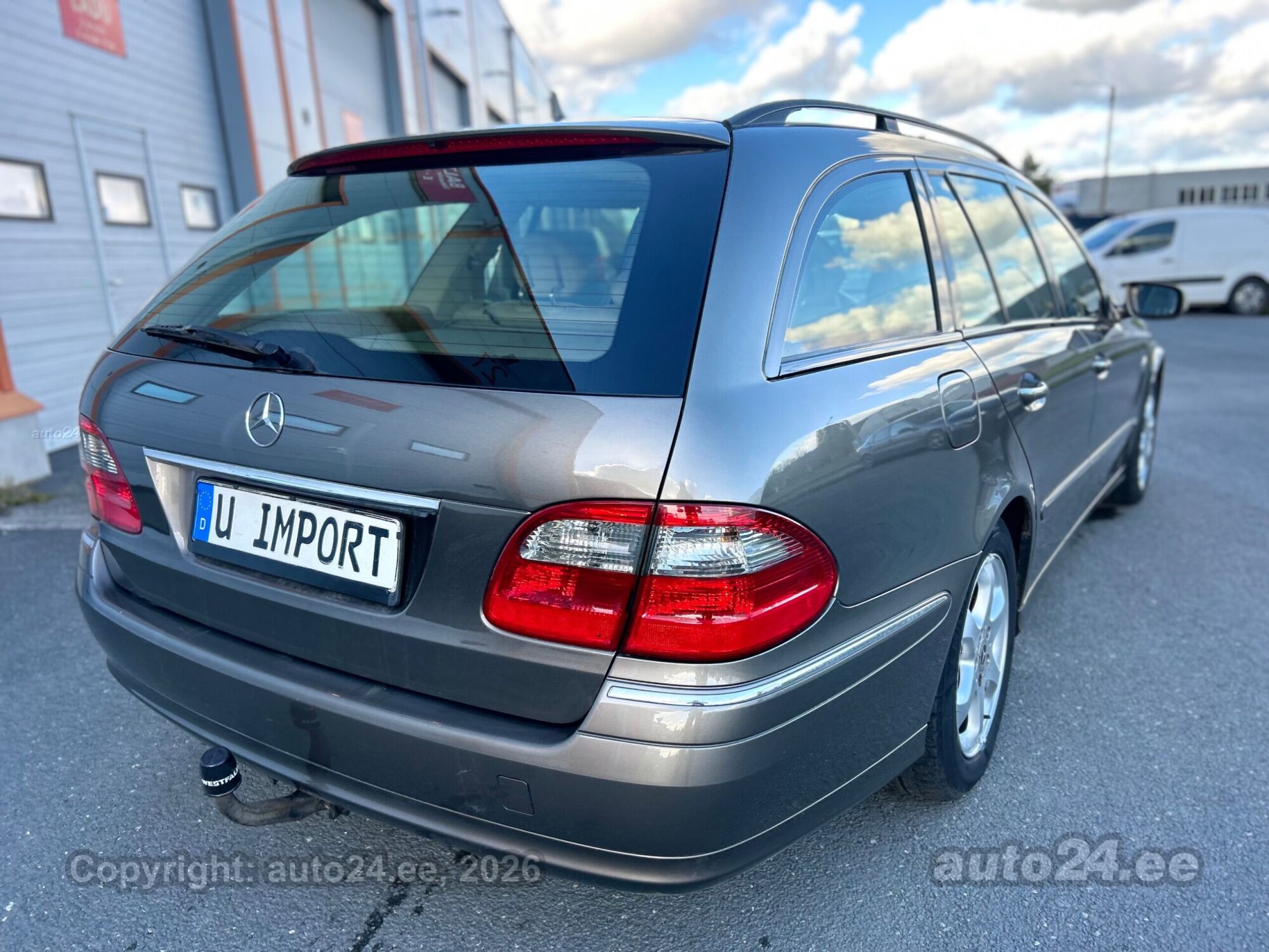 Mercedes-Benz E-Class 2006 — photo 5