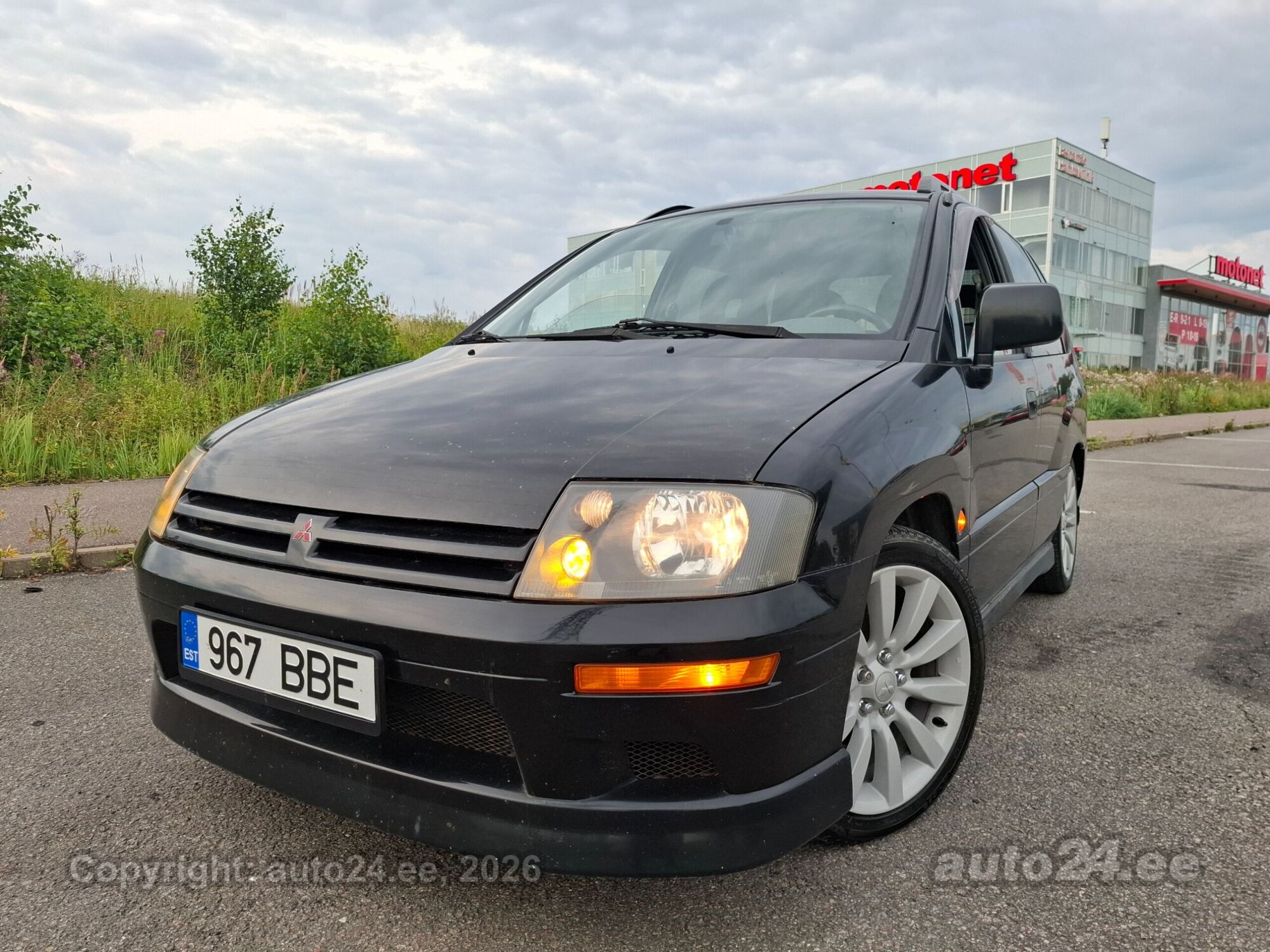 Mitsubishi Space Runner