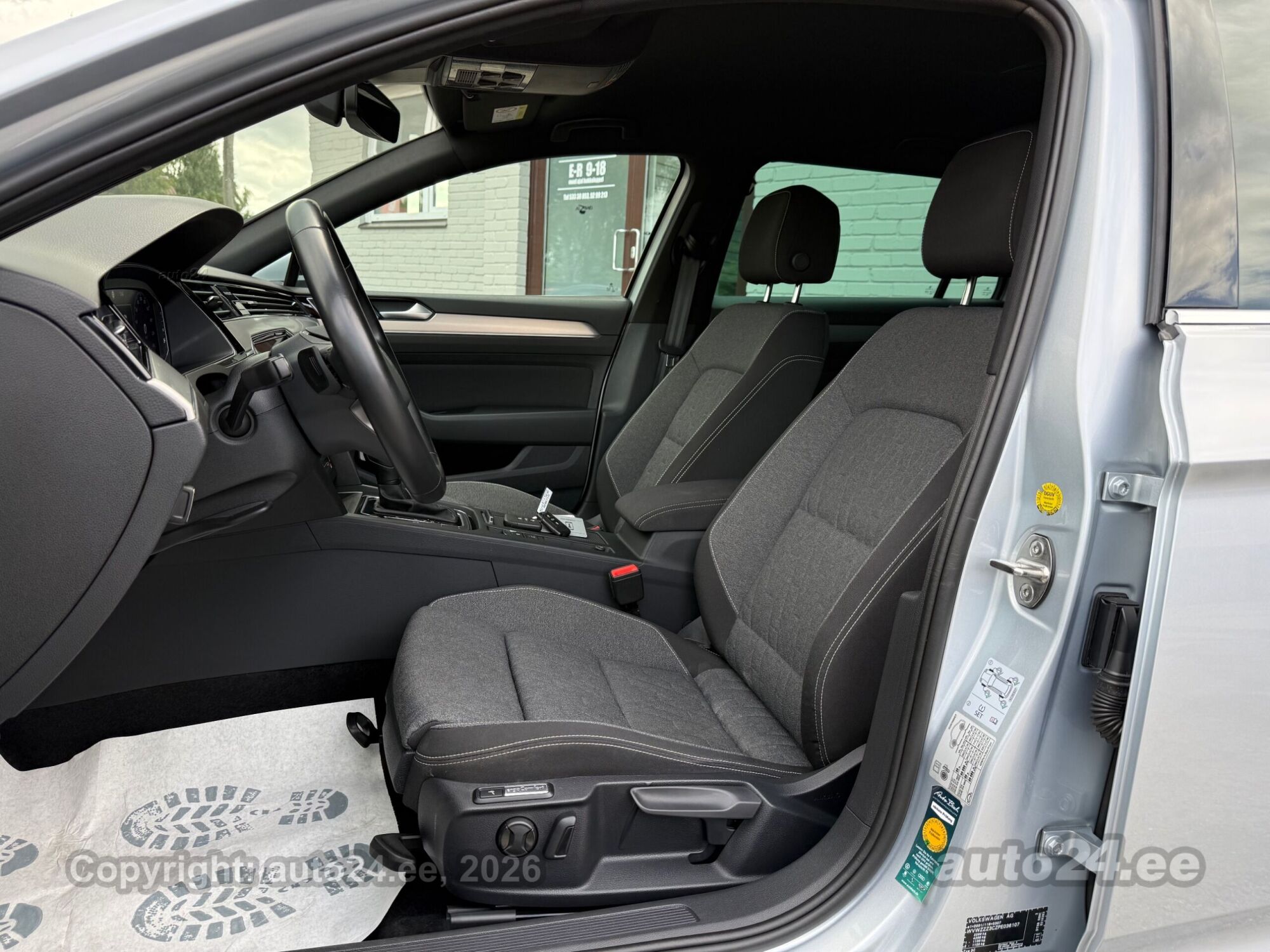 Volkswagen Passat 2.0 110kW 2023, photo 6/8