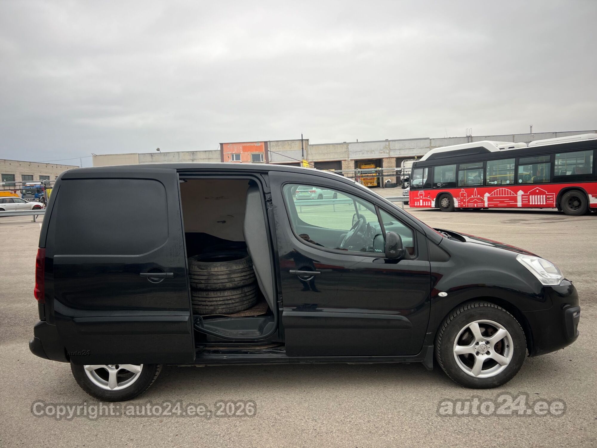 Peugeot Partner 2015 — photo 13