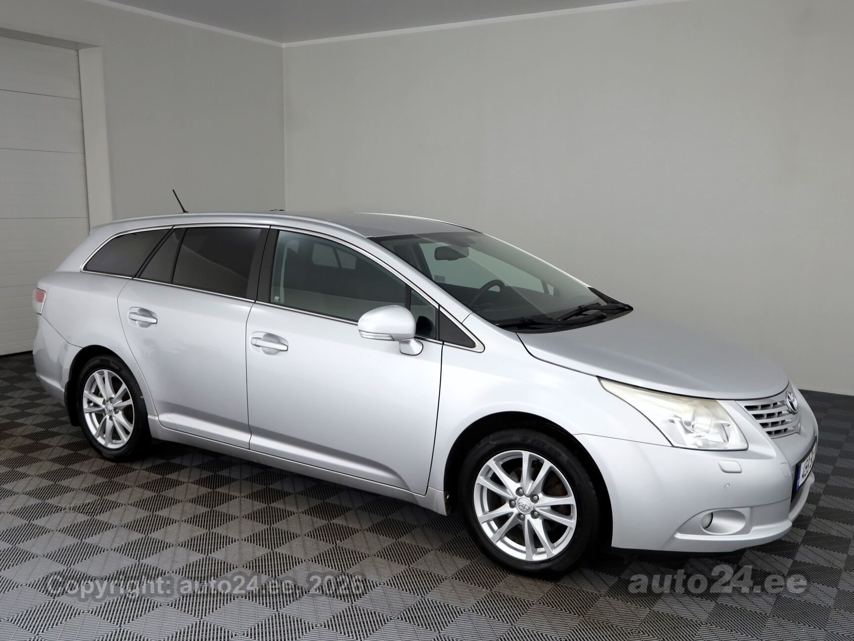 Toyota Avensis Summum ATM 2.0 112kW