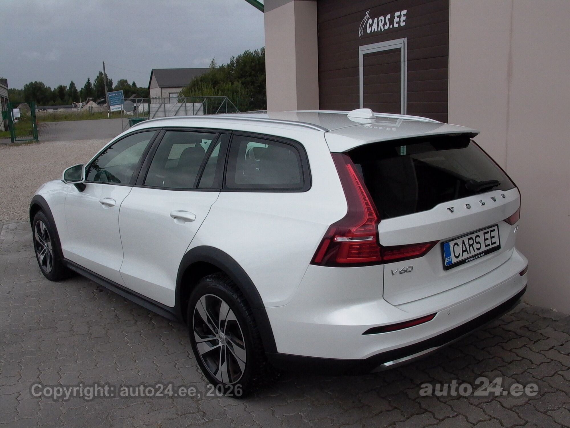 Volvo V60 Cross Country AWD 2.0 145kW 2023, photo 2/10